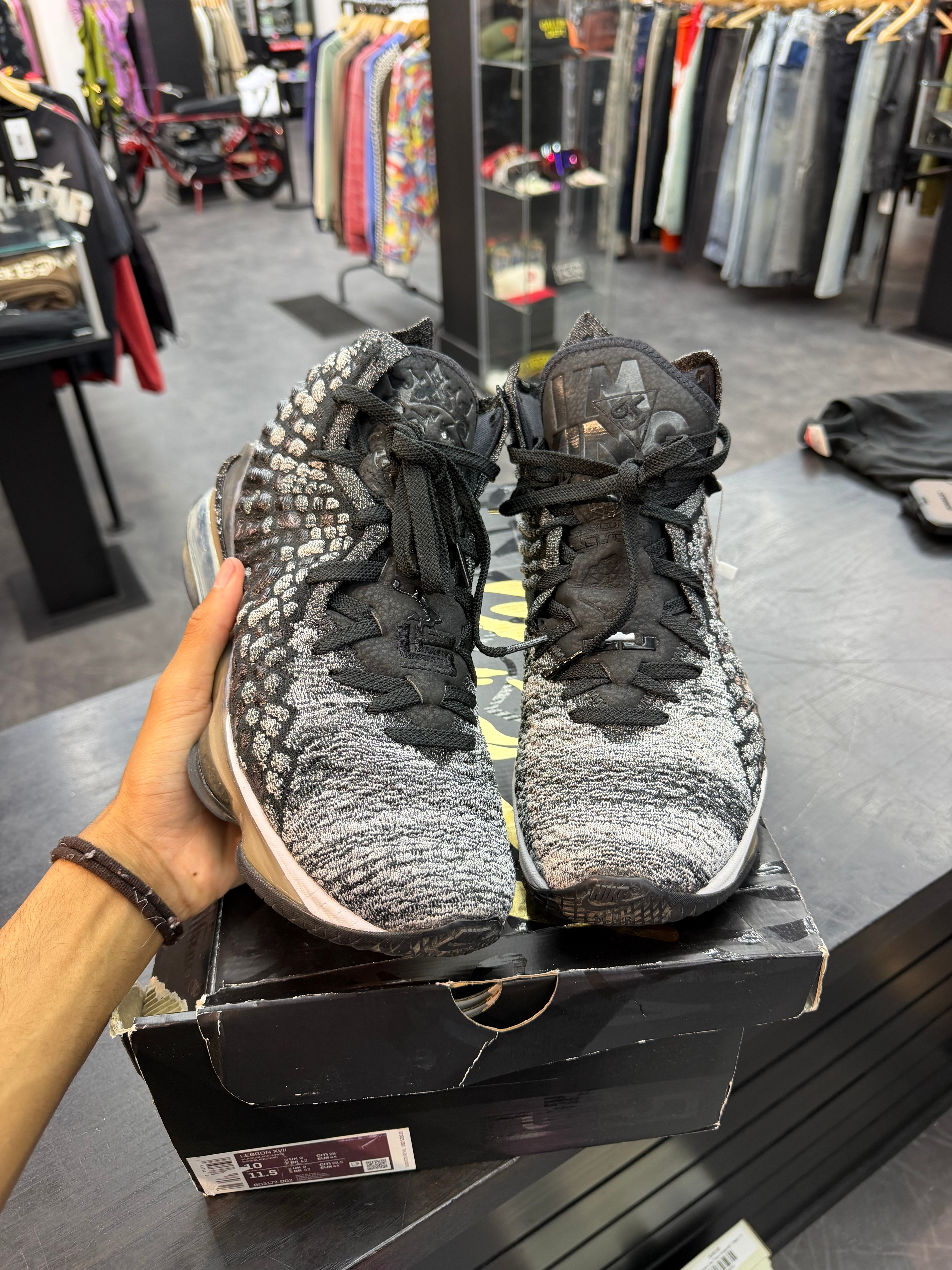 LeBron 17 “White Black” (10) Saturday Steal
