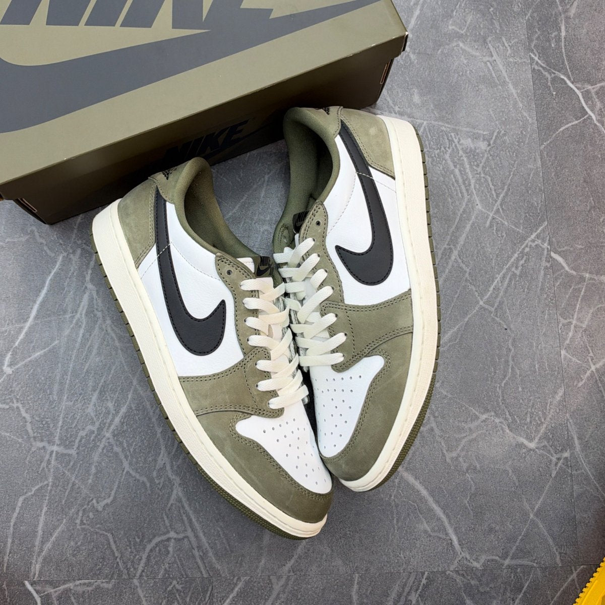 Jordan 1 Retro Low OG Medium Olive (Size 10.5) (VNDS)