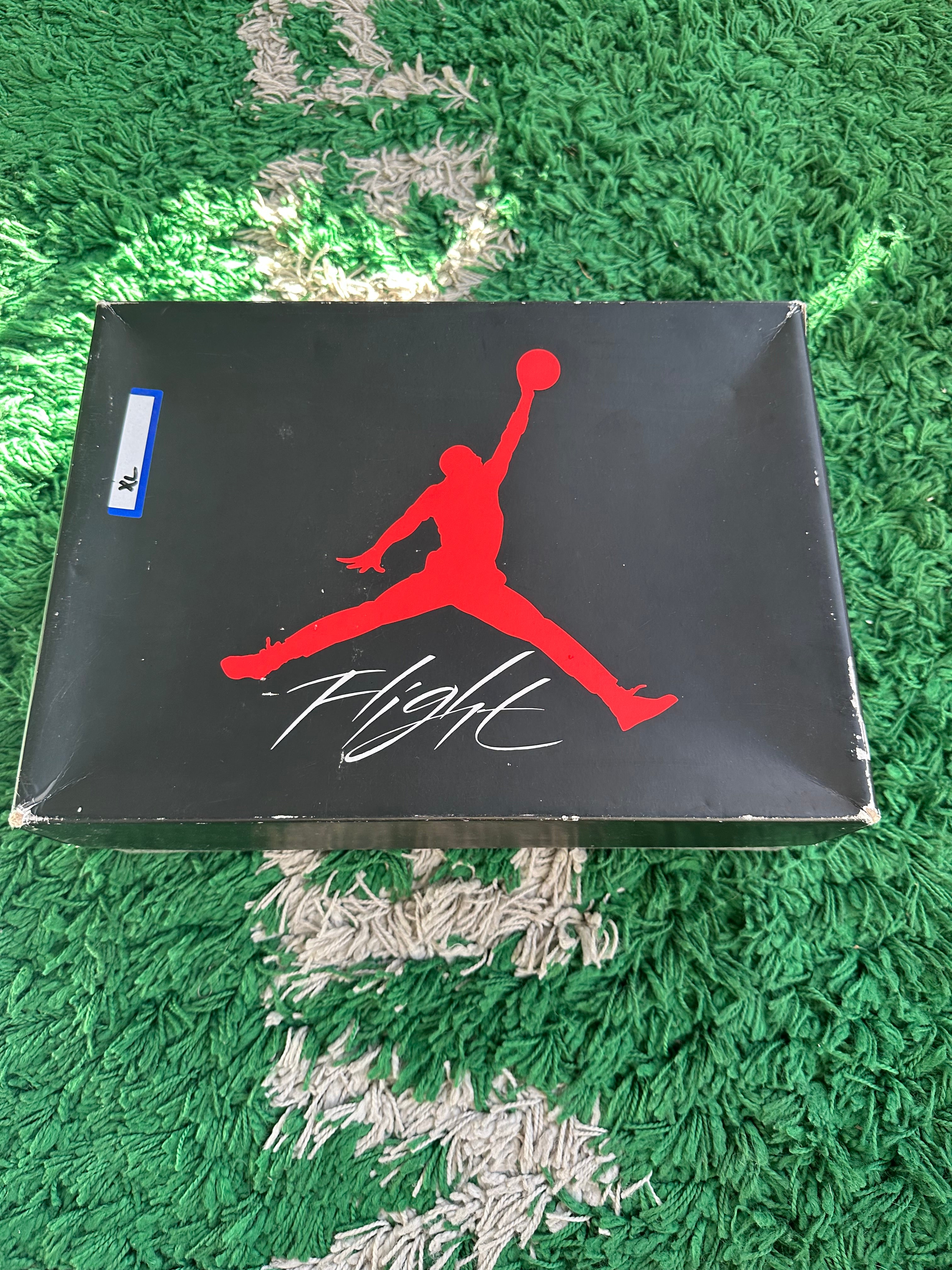 Jordan 4 “Thunder”