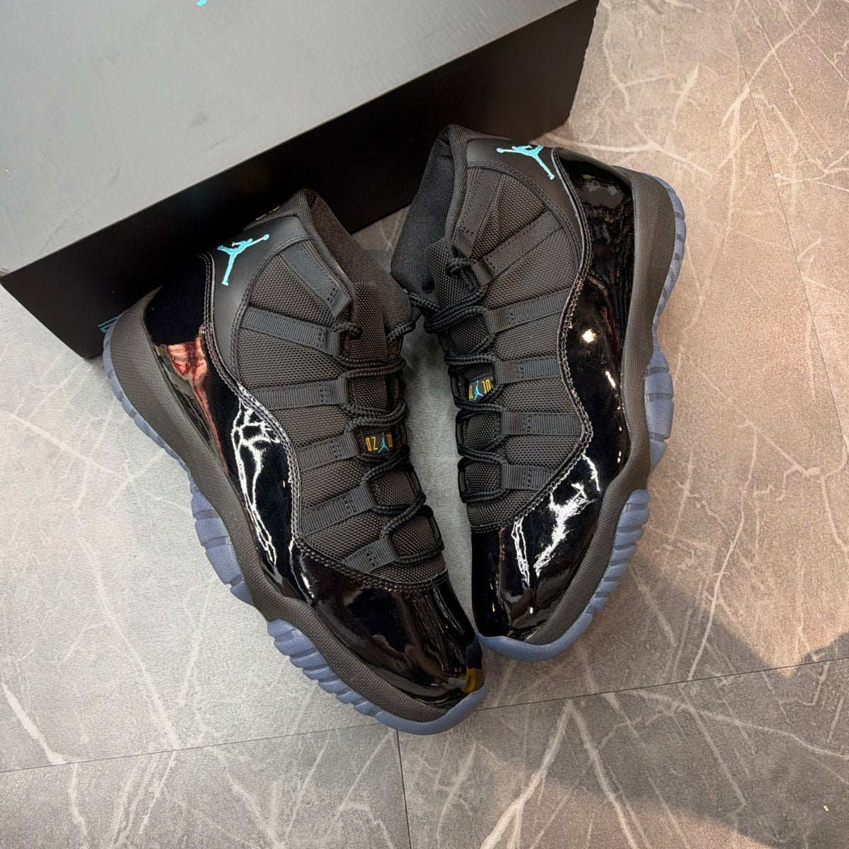 Jordan 11 Retro Gamma Blue (2025) (Size 9.5) (VNDS)