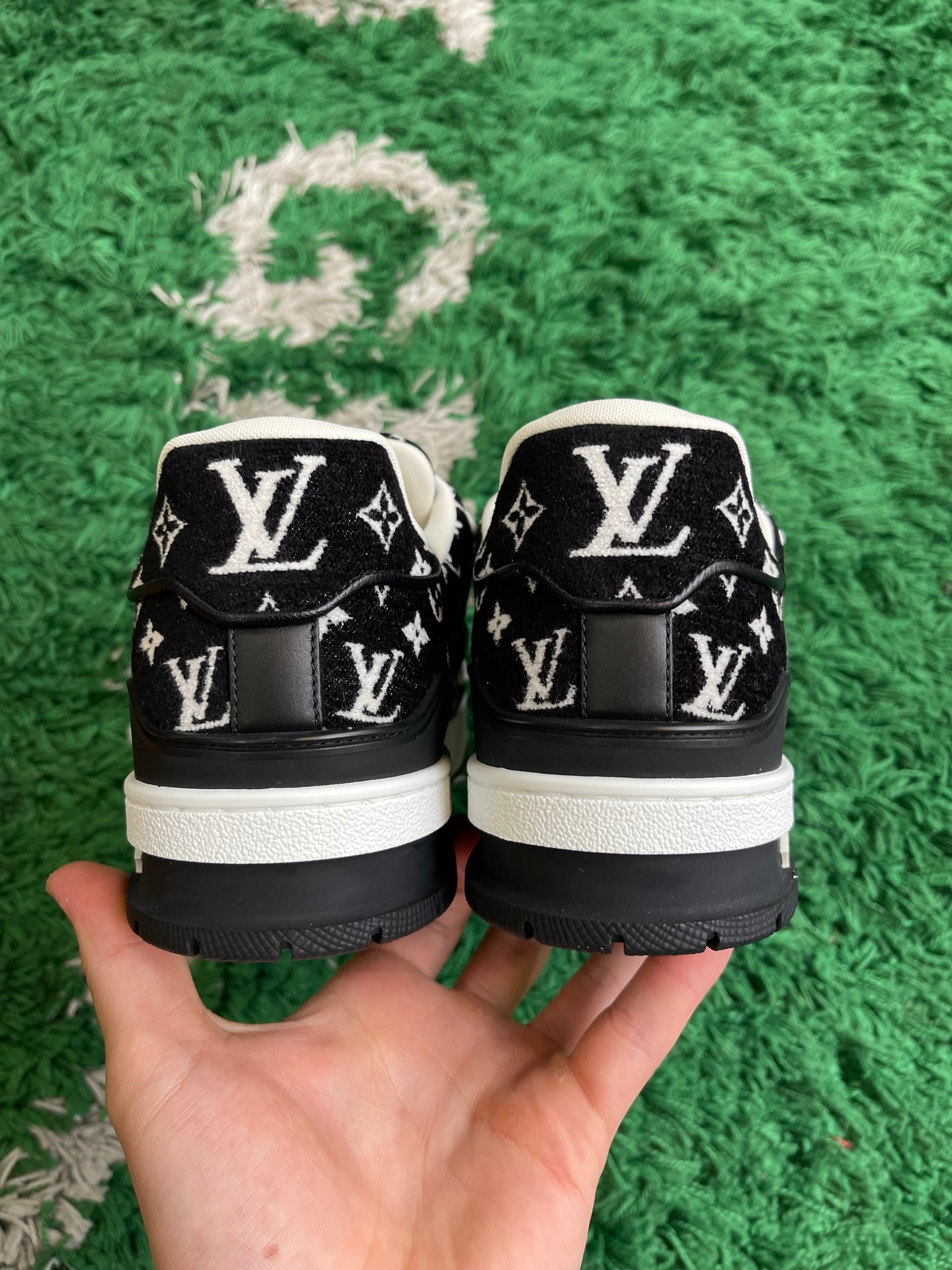 Louis Vuitton Trainer “Black Monogram Textile”