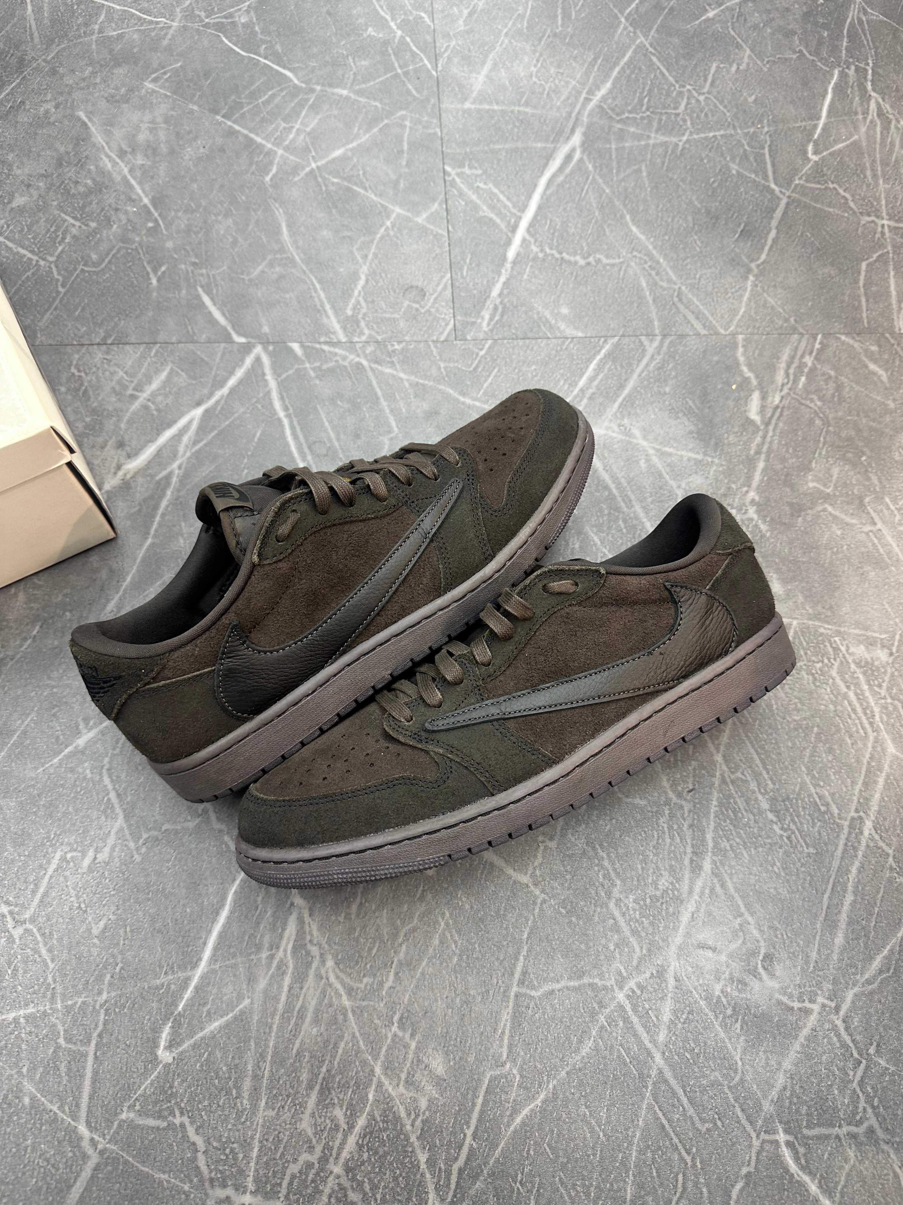 Travis Scott Jordan 1 Low “Velvet Brown”