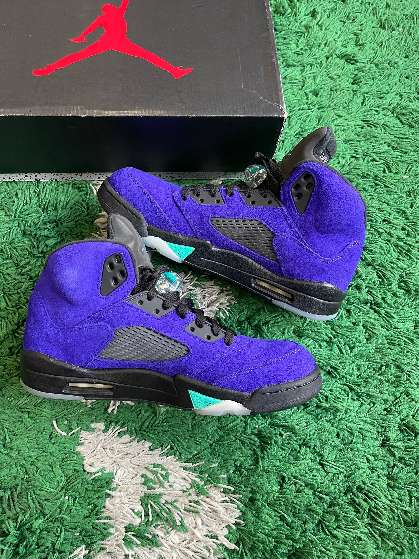 Jordan 5 “Alternate Grape”