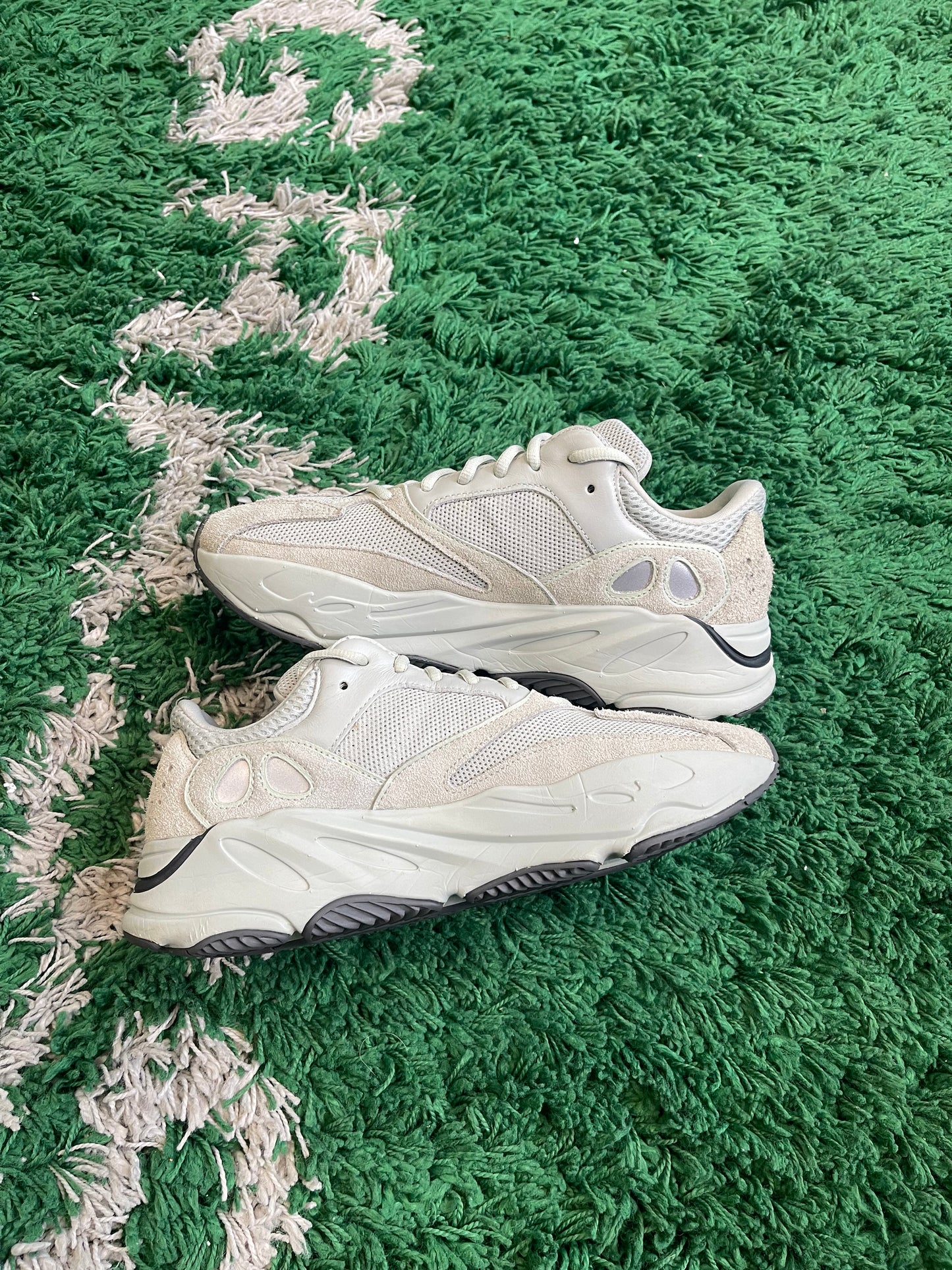 Yeezy 700 “Salt”