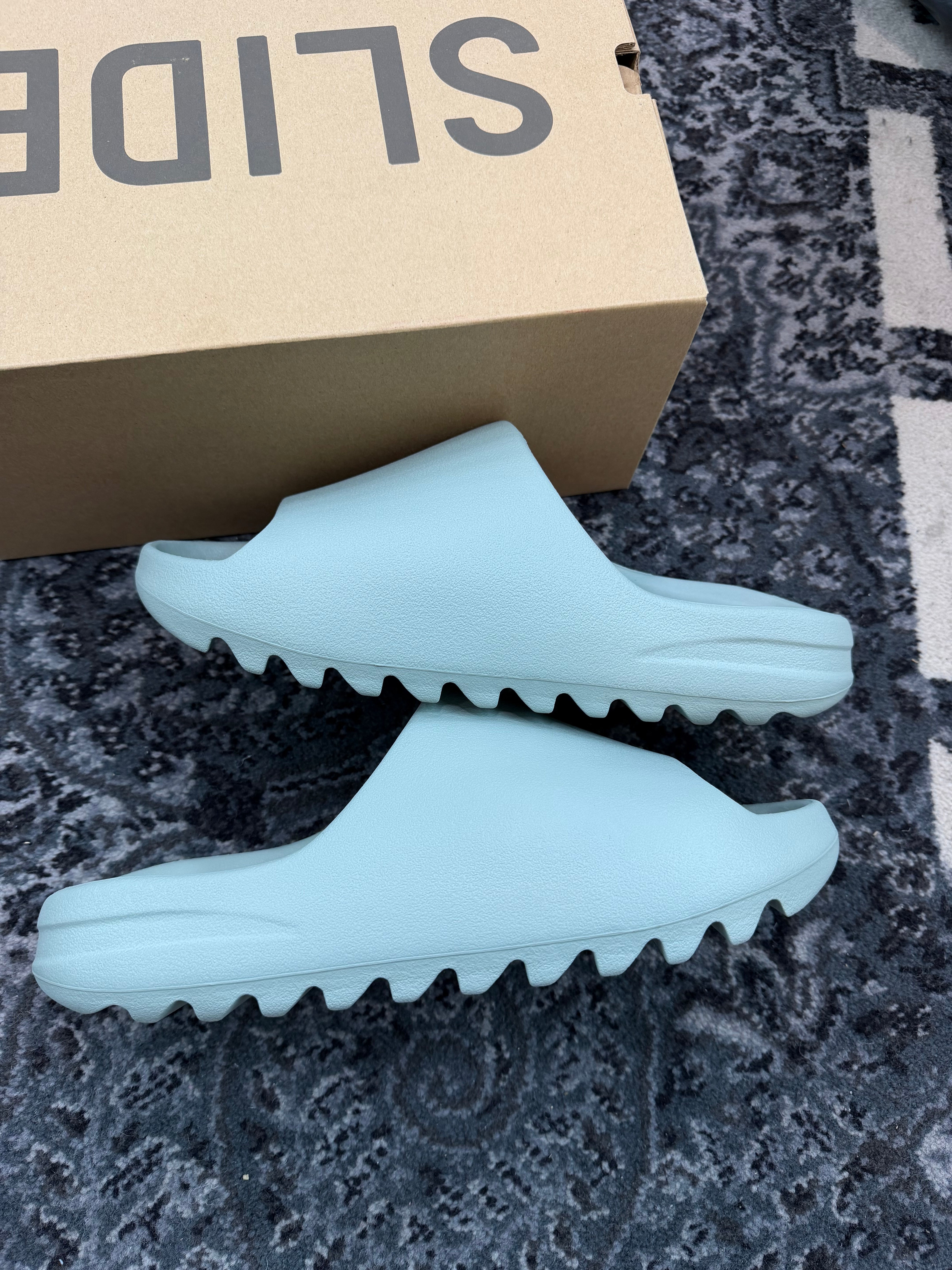 Yeezy Slides “Salt”