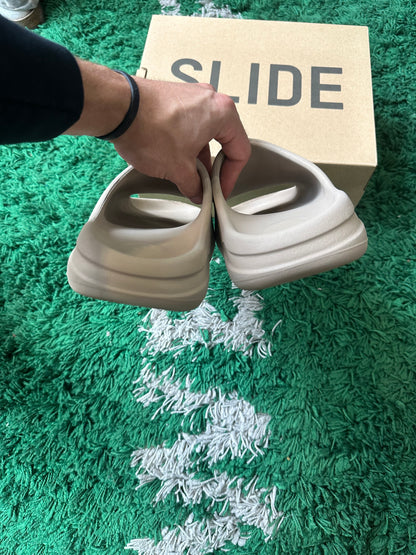Yeezy Slide “Pure”