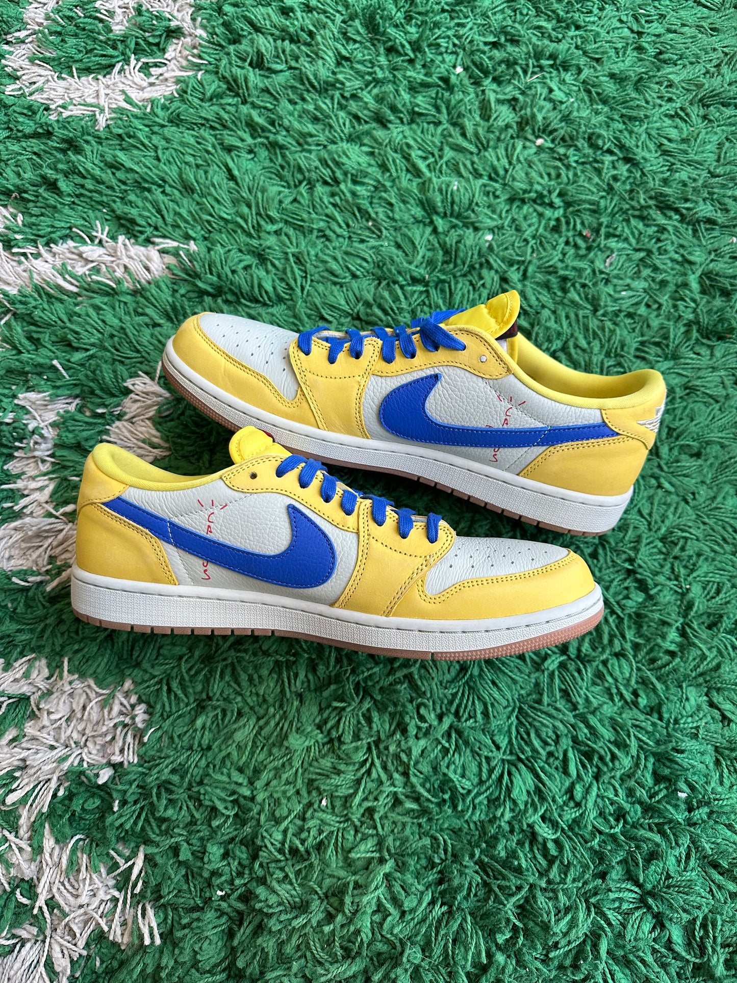 Jordan 1 Low Travis Scott “Canary”
