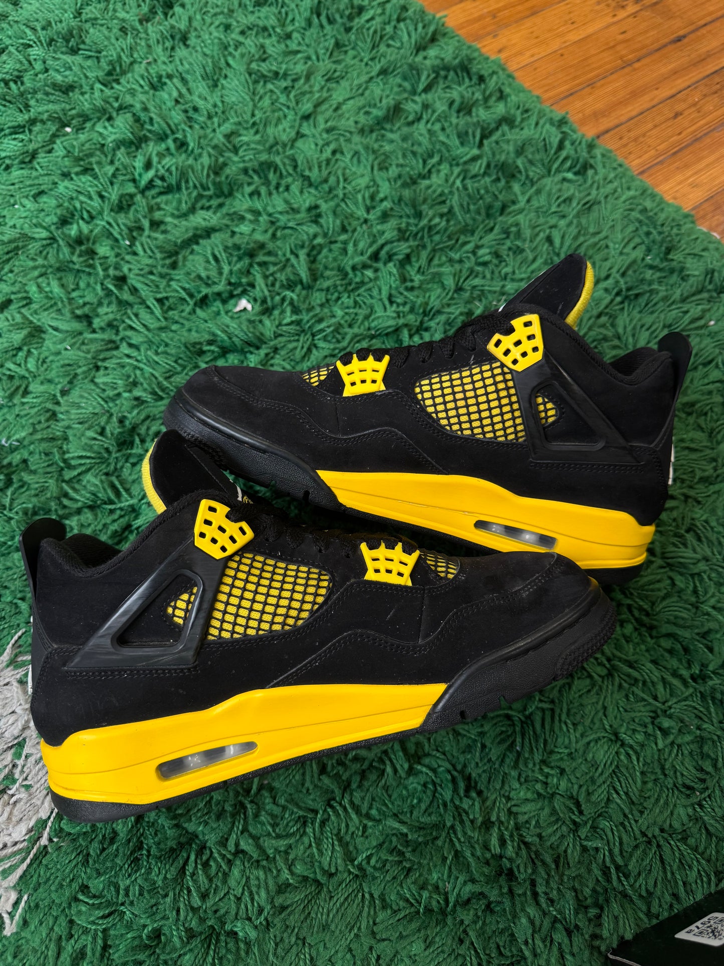Jordan 4 “Thunder”