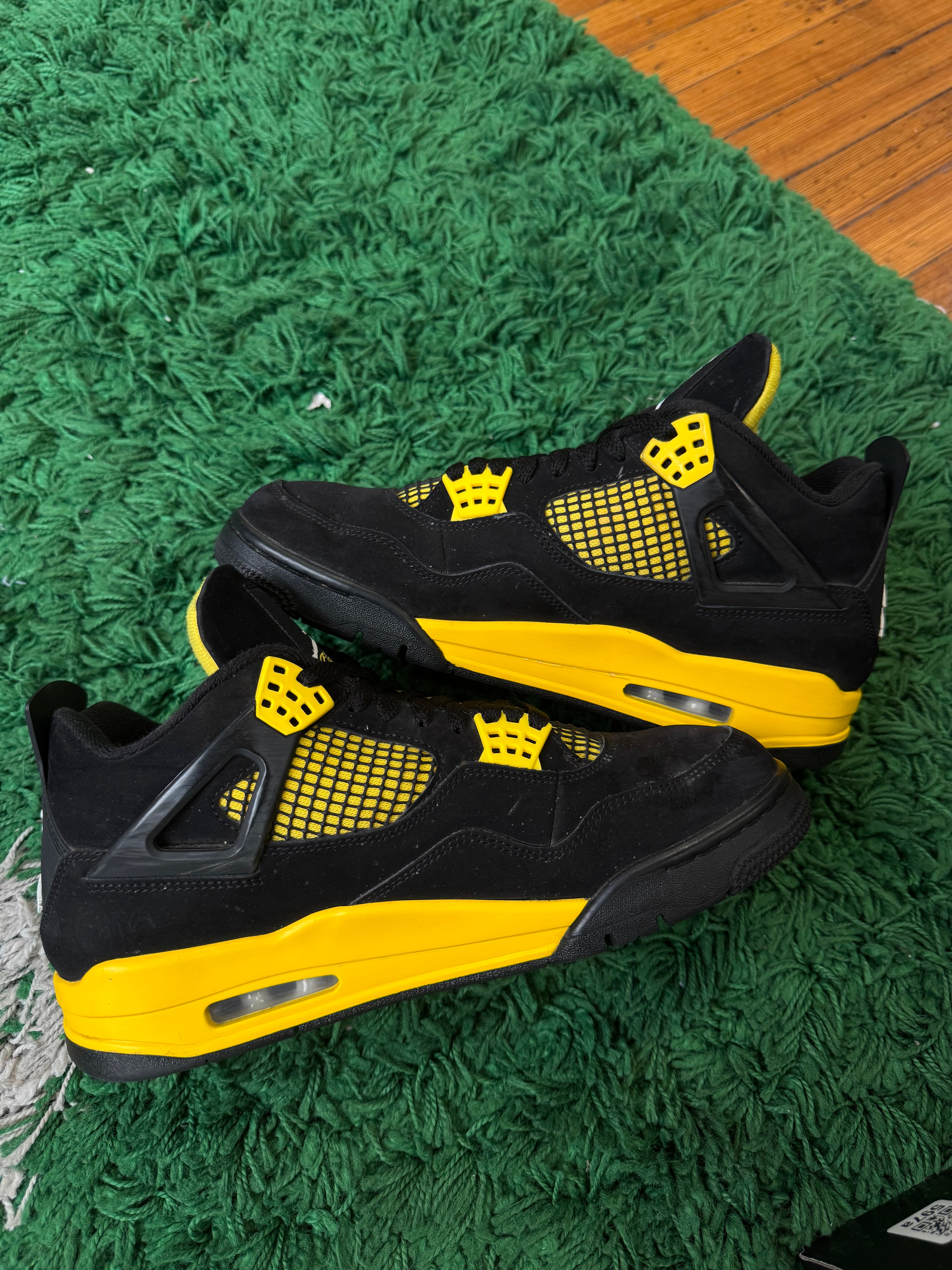 Jordan 4 “Thunder”