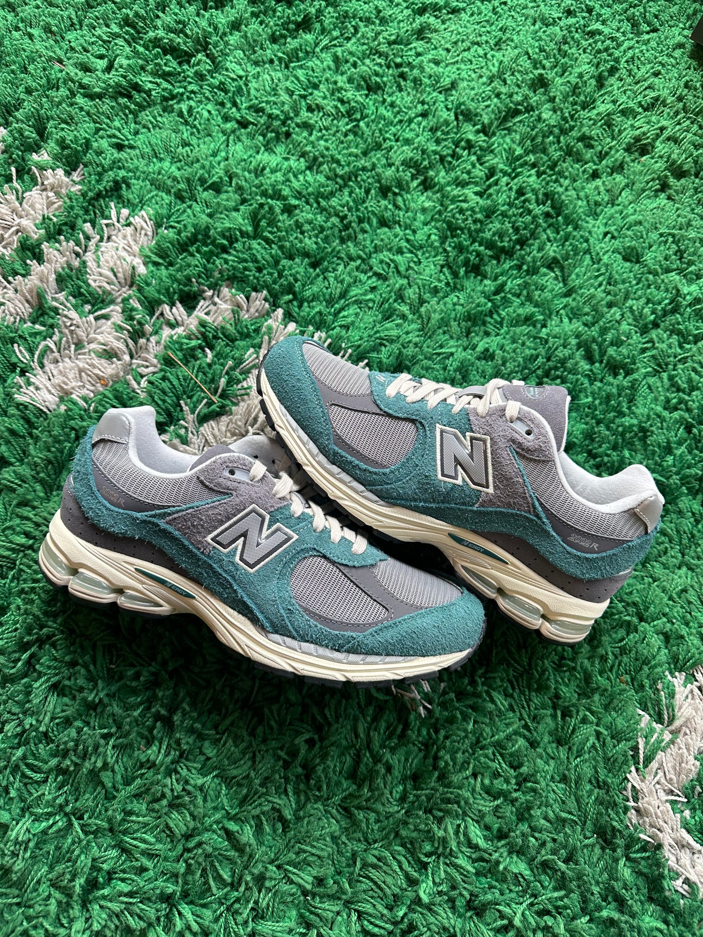 New Balance 2002R “New Spruce Magnet”