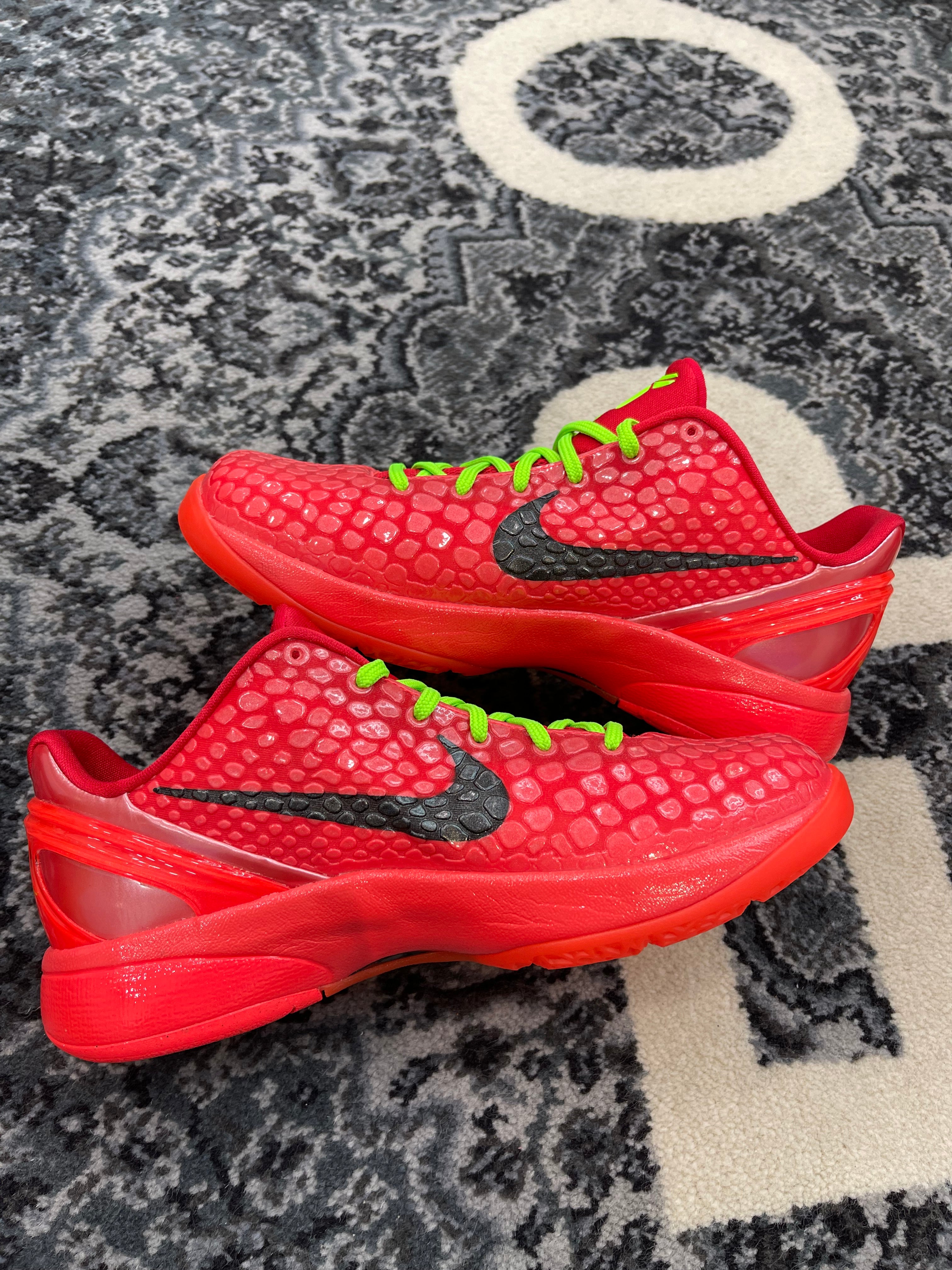 Kobe 6 Protro “Reverse Grinch”