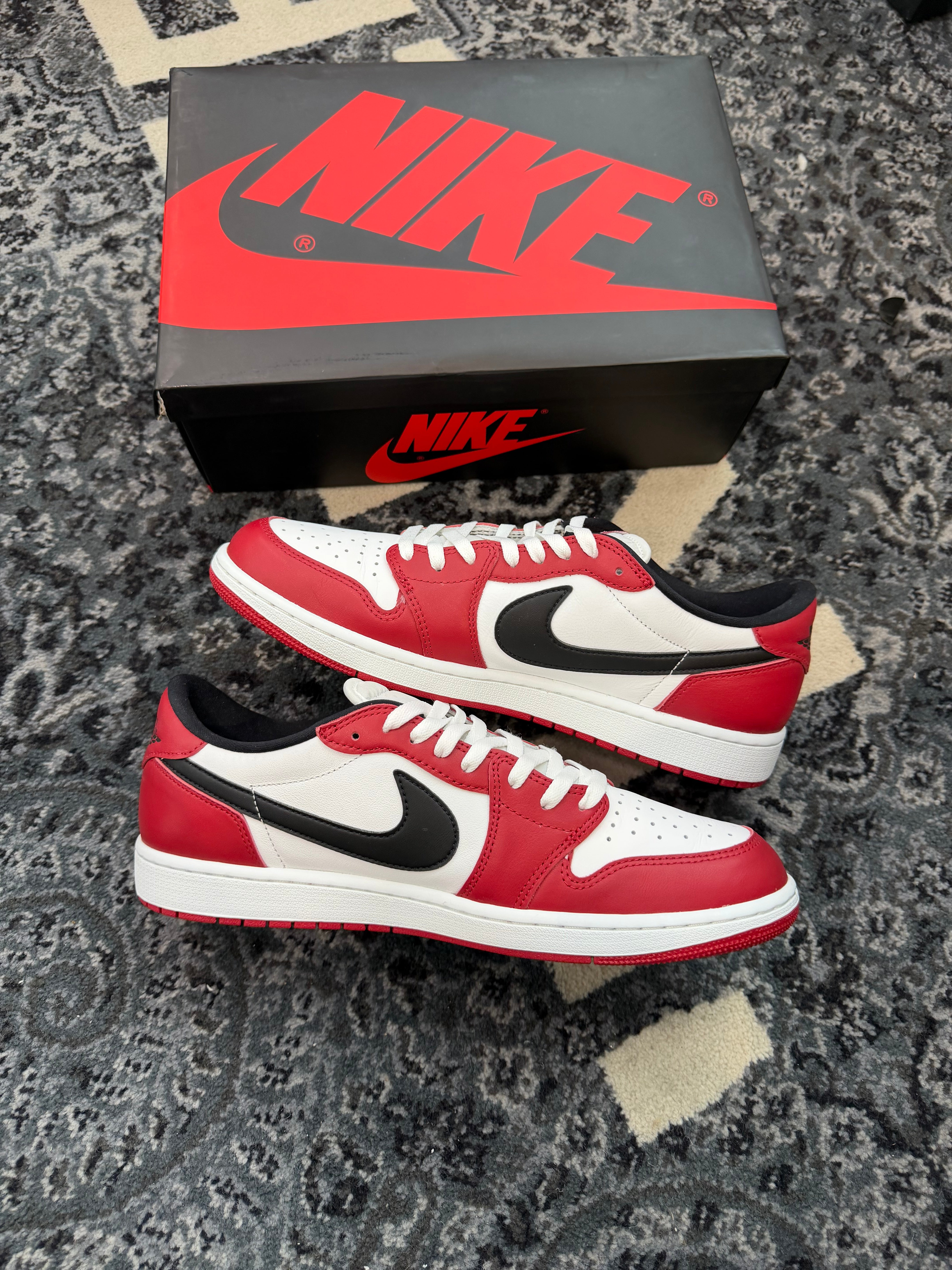 Jordan 1 Low “Chicago”