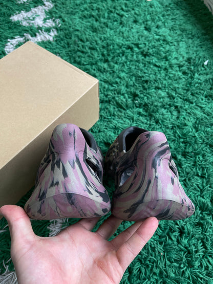 Yeezy Foam Runner “MX Carbon”