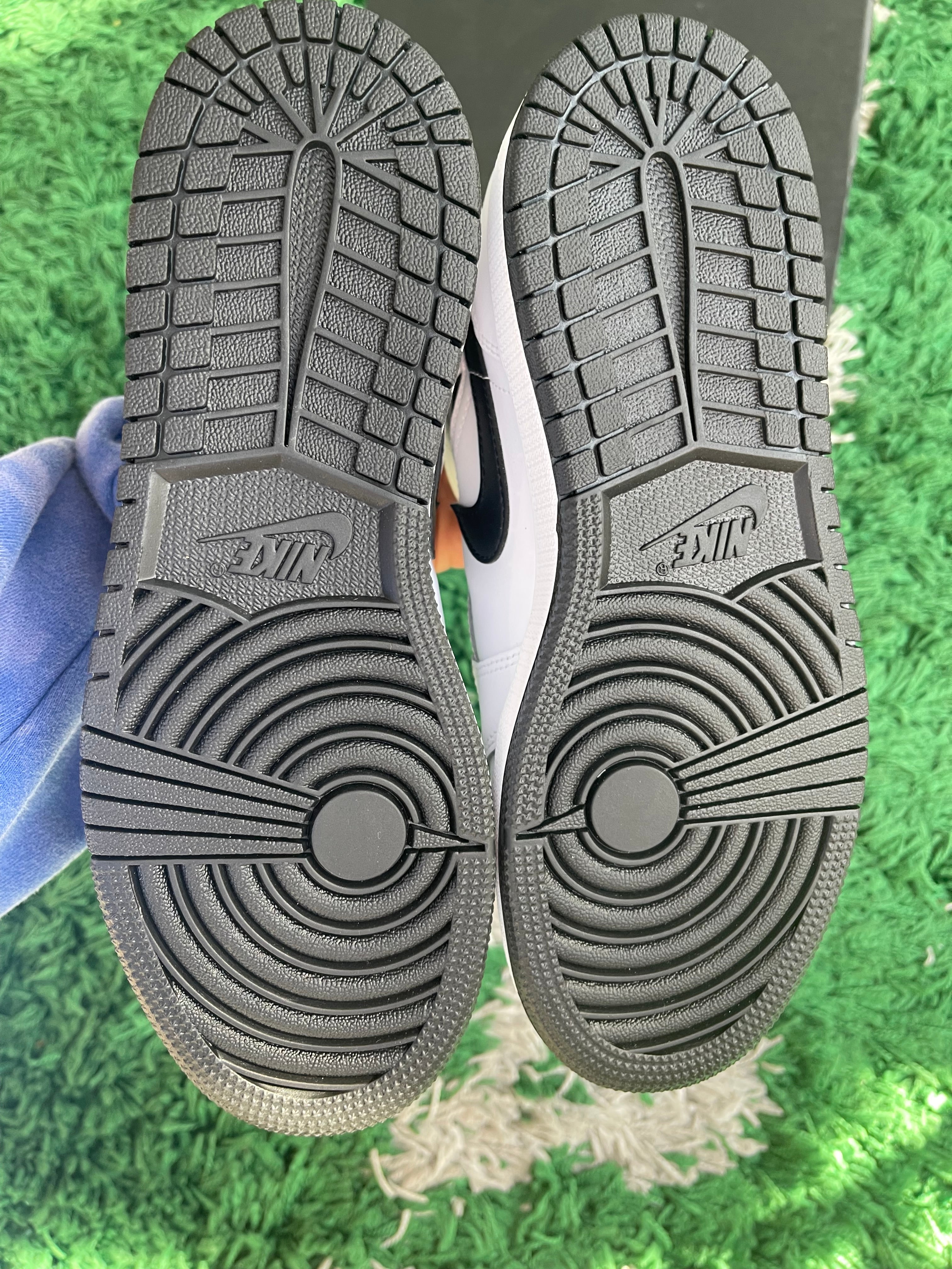 Jordan 1 Mid “Reverse Panda”