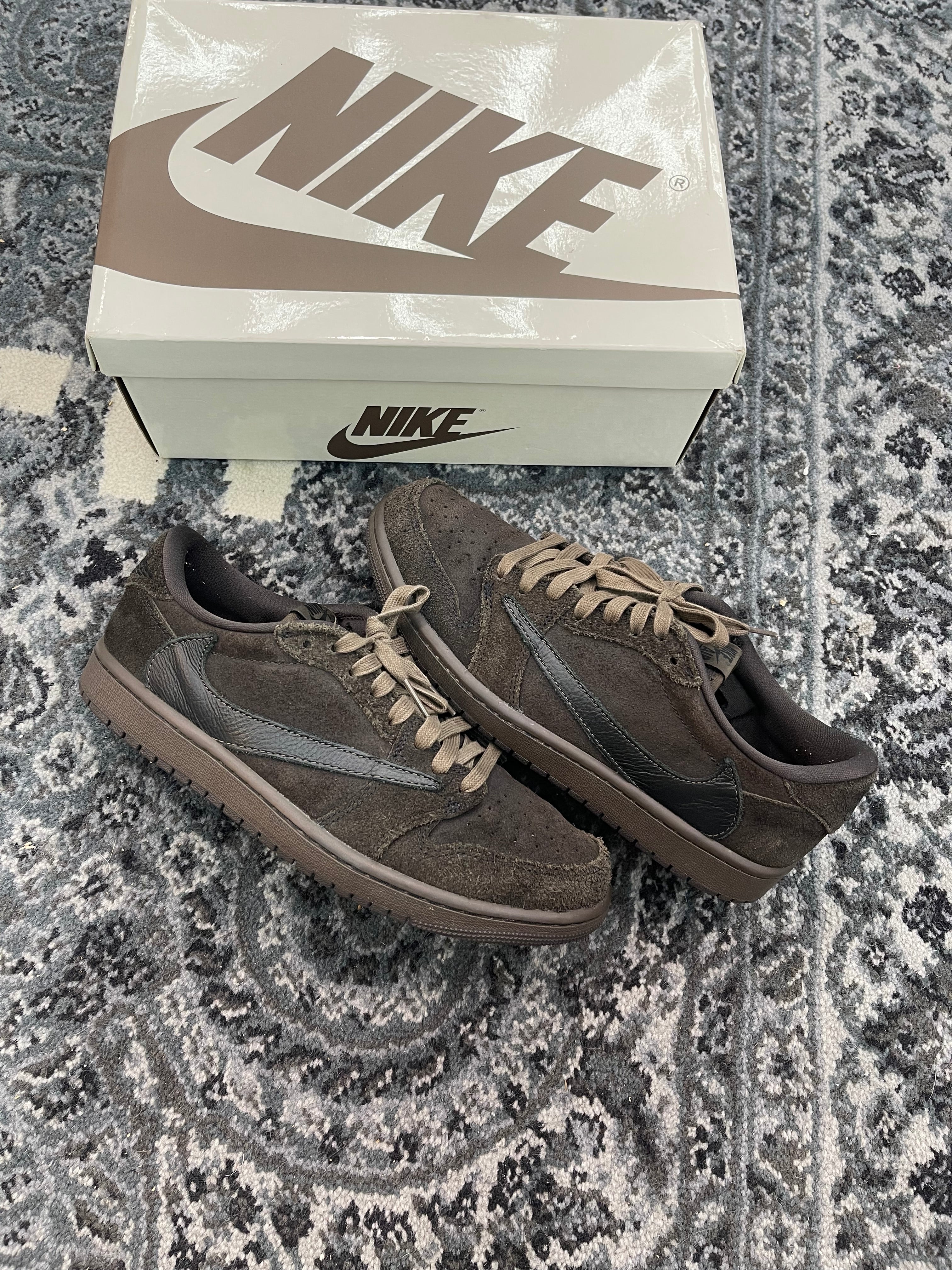 Jordan 1 Low x Travis Scott “Velvet Brown”