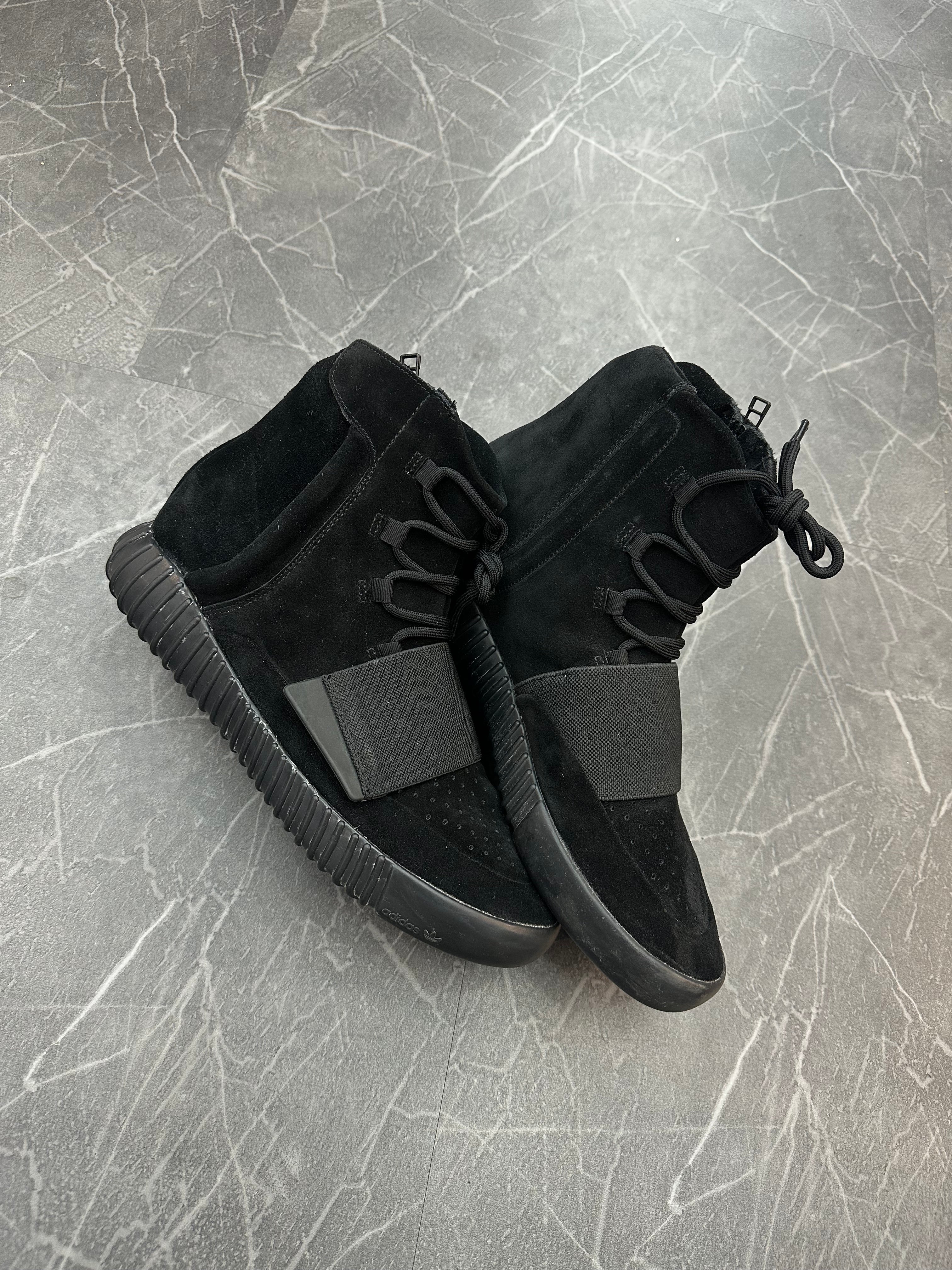 Yeezy Boost 750 “Triple Black”