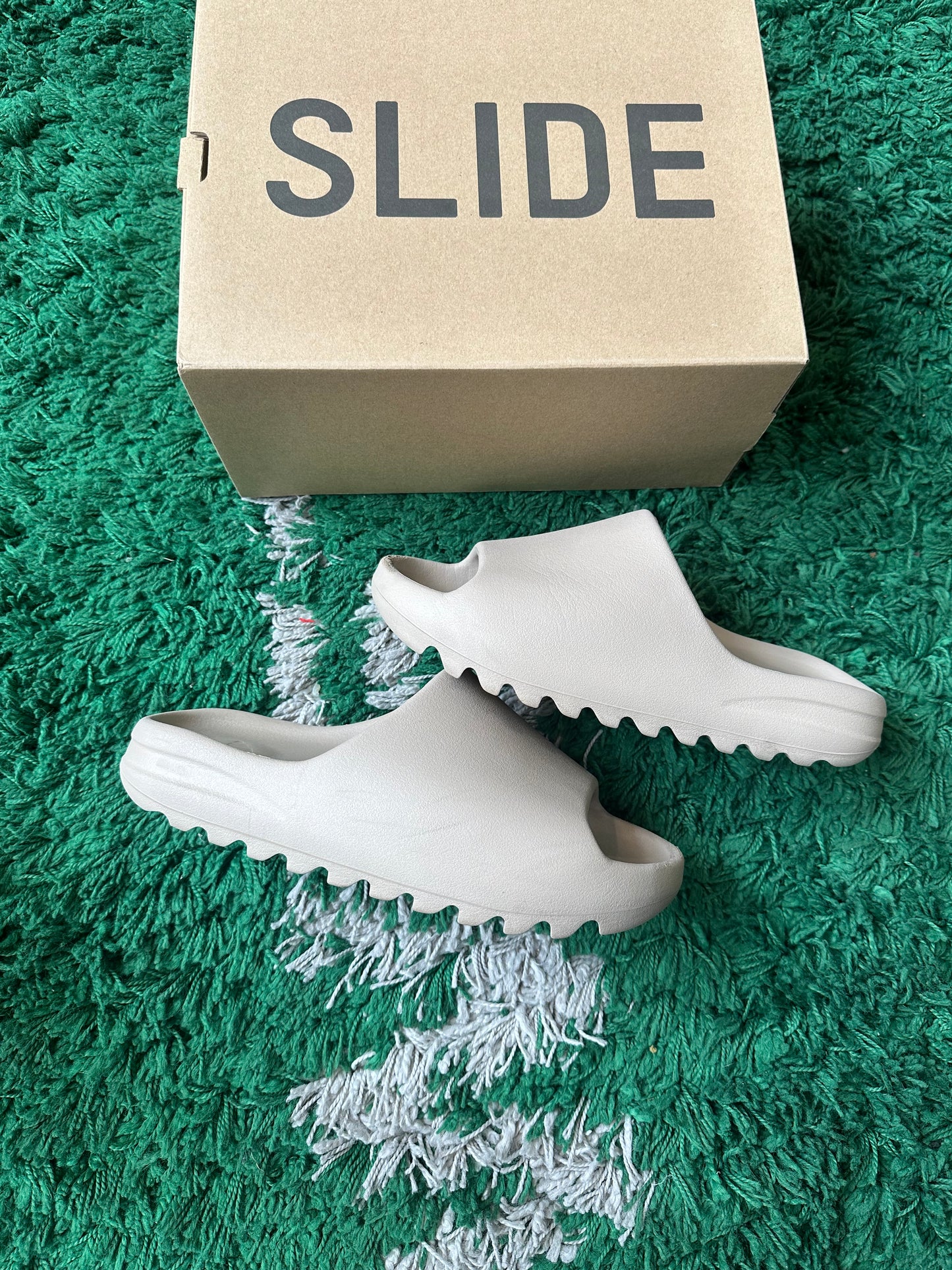 Yeezy Slide “Pure”