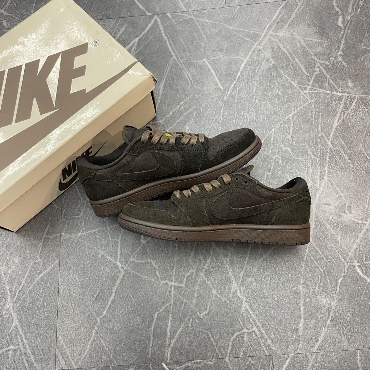Jordan 1 Retro Low OG SP Travis Scott Velvet Brown (Size 6) (VNDS)