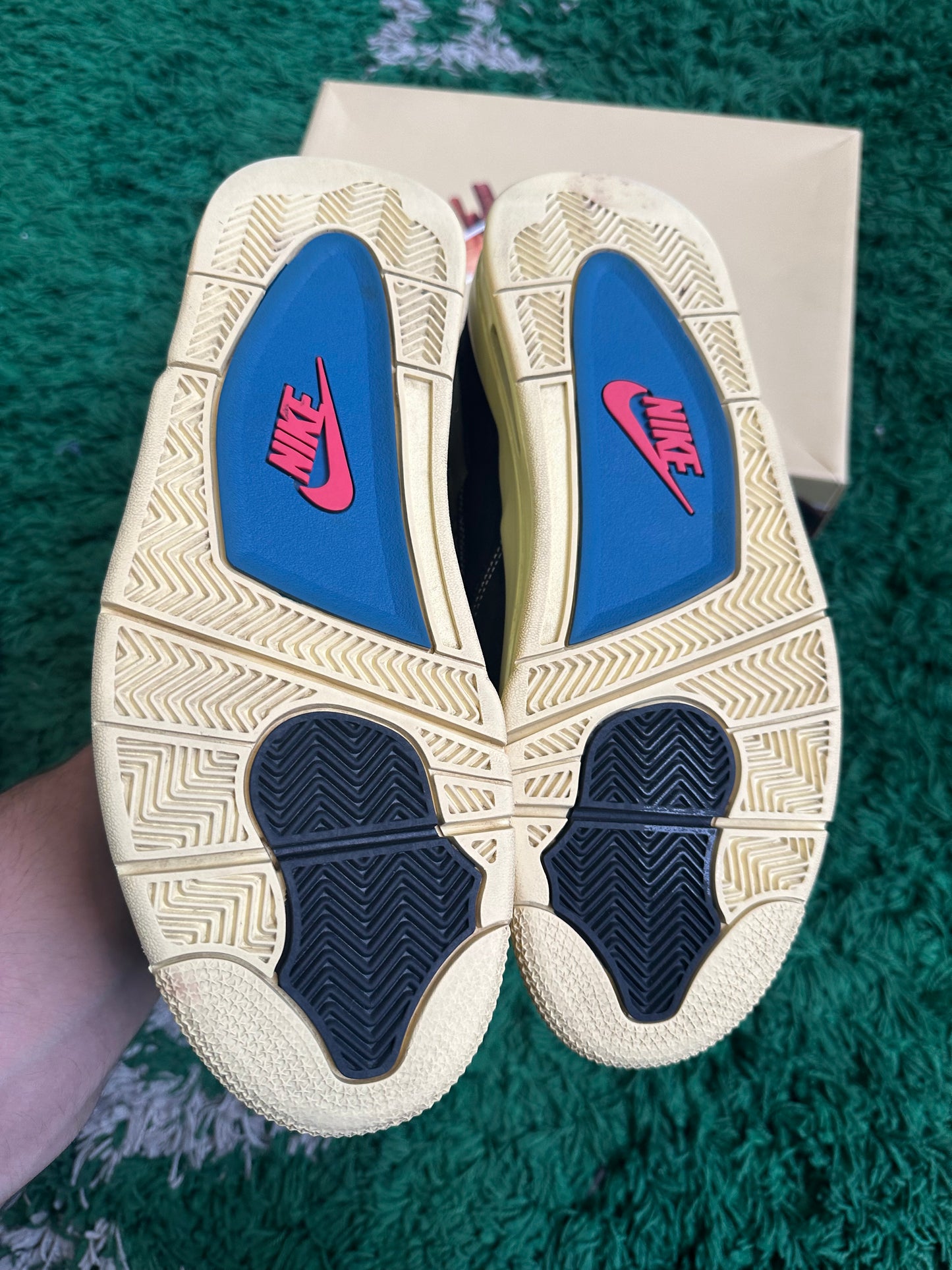 Jordan 4 Union “Off Noir”