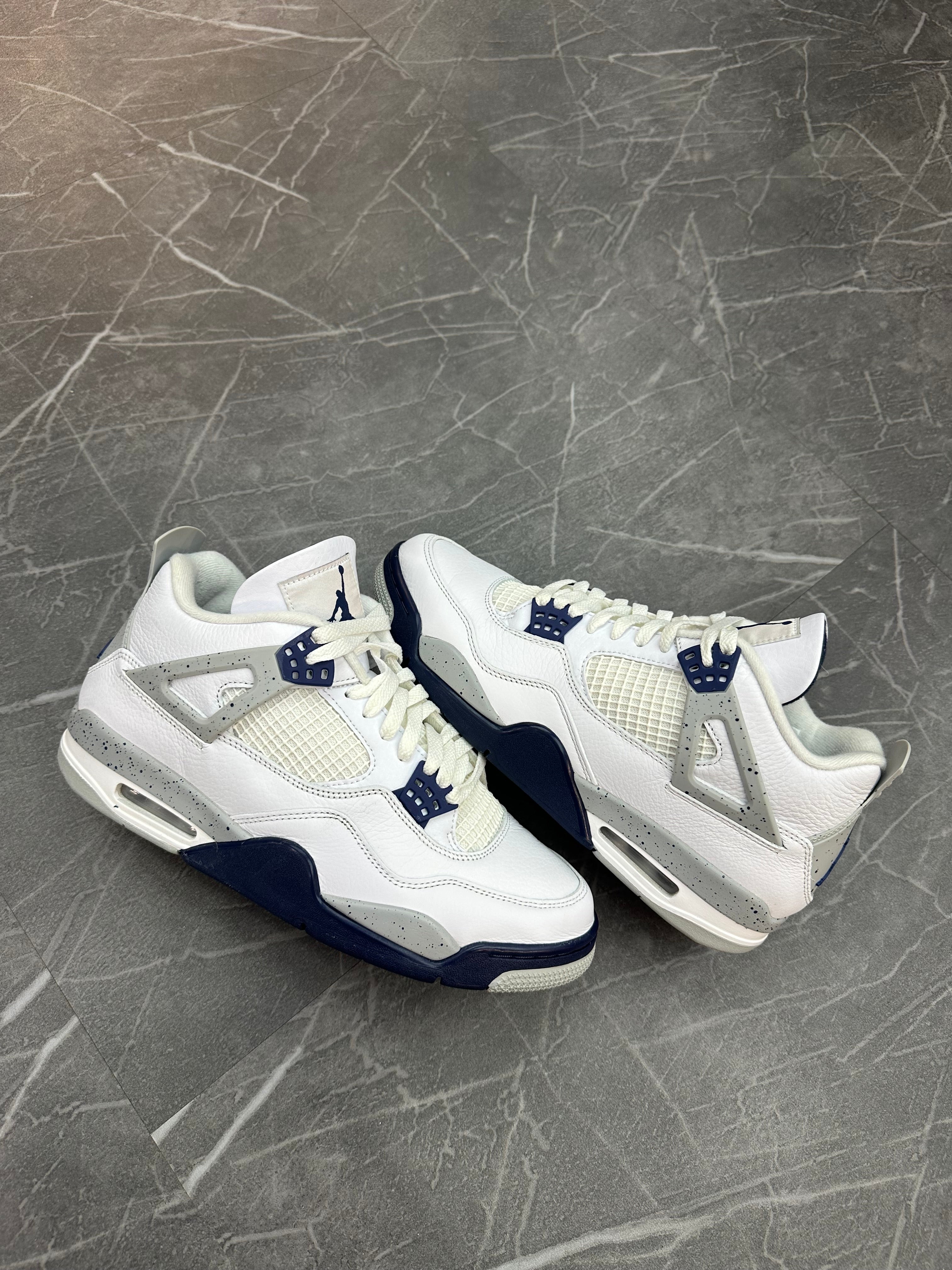 Jordan 4 “Midnight Navy”