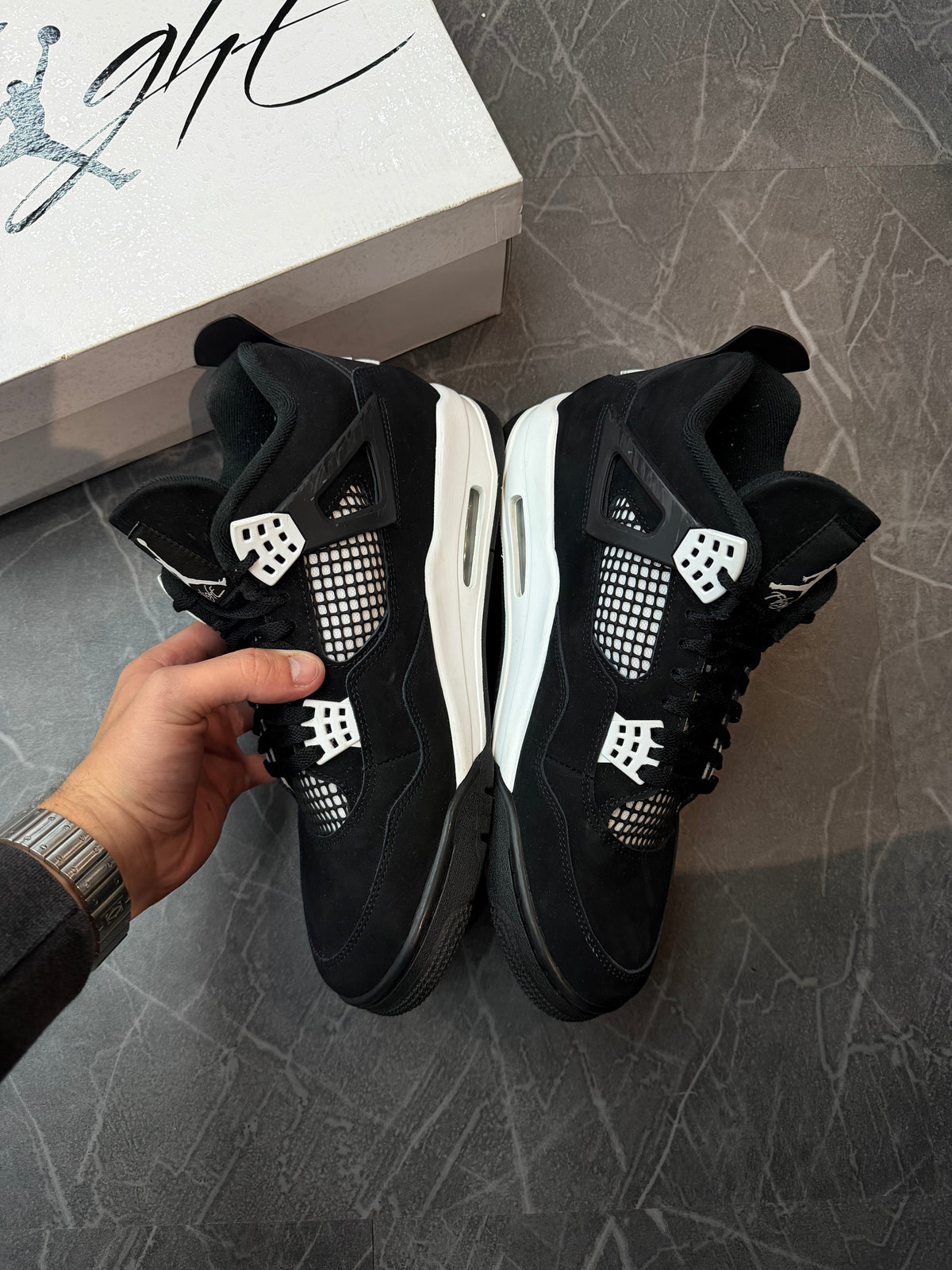 Jordan 4 White Thunder