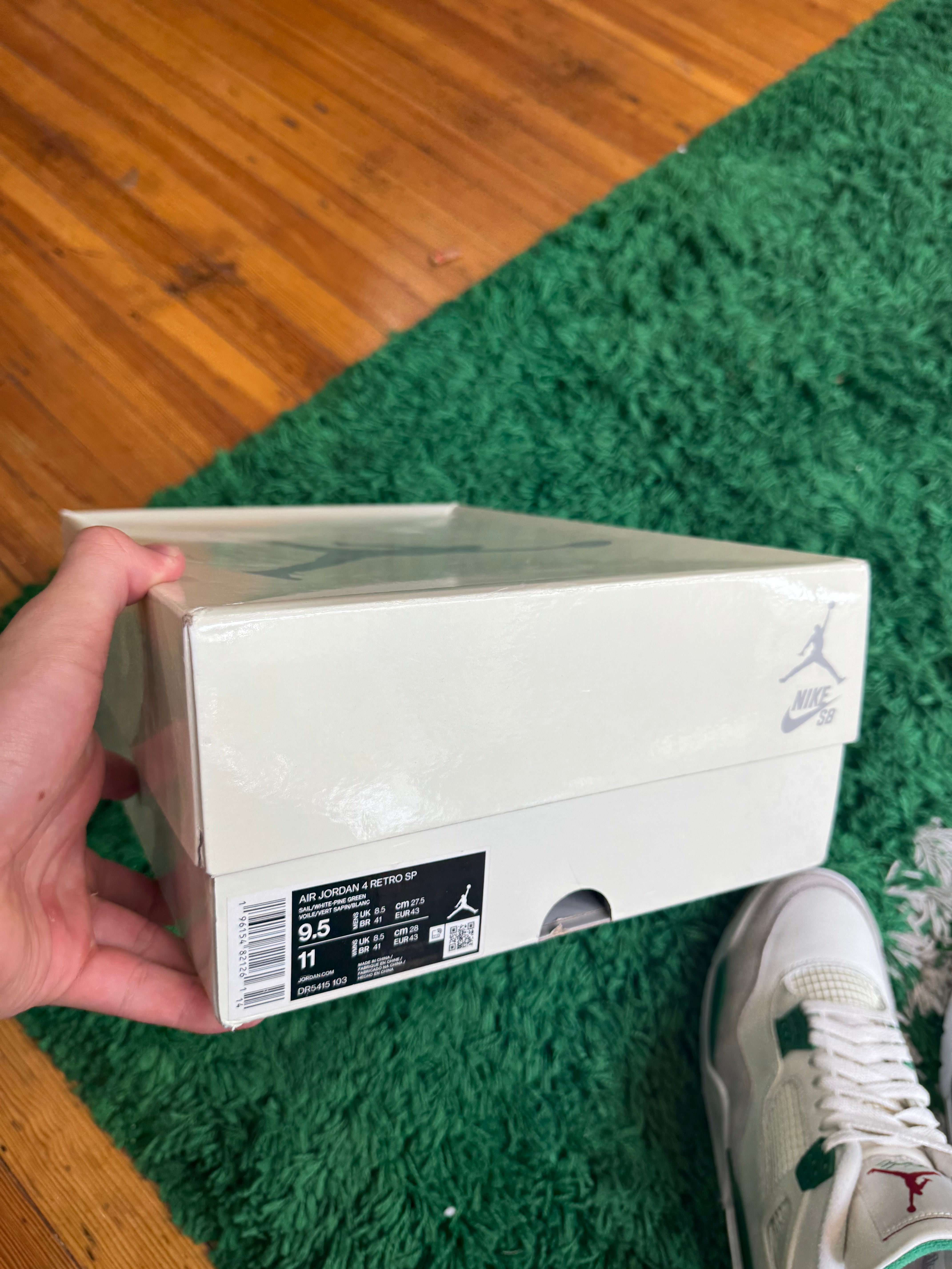 Jordan 4 SB “Pine Green”