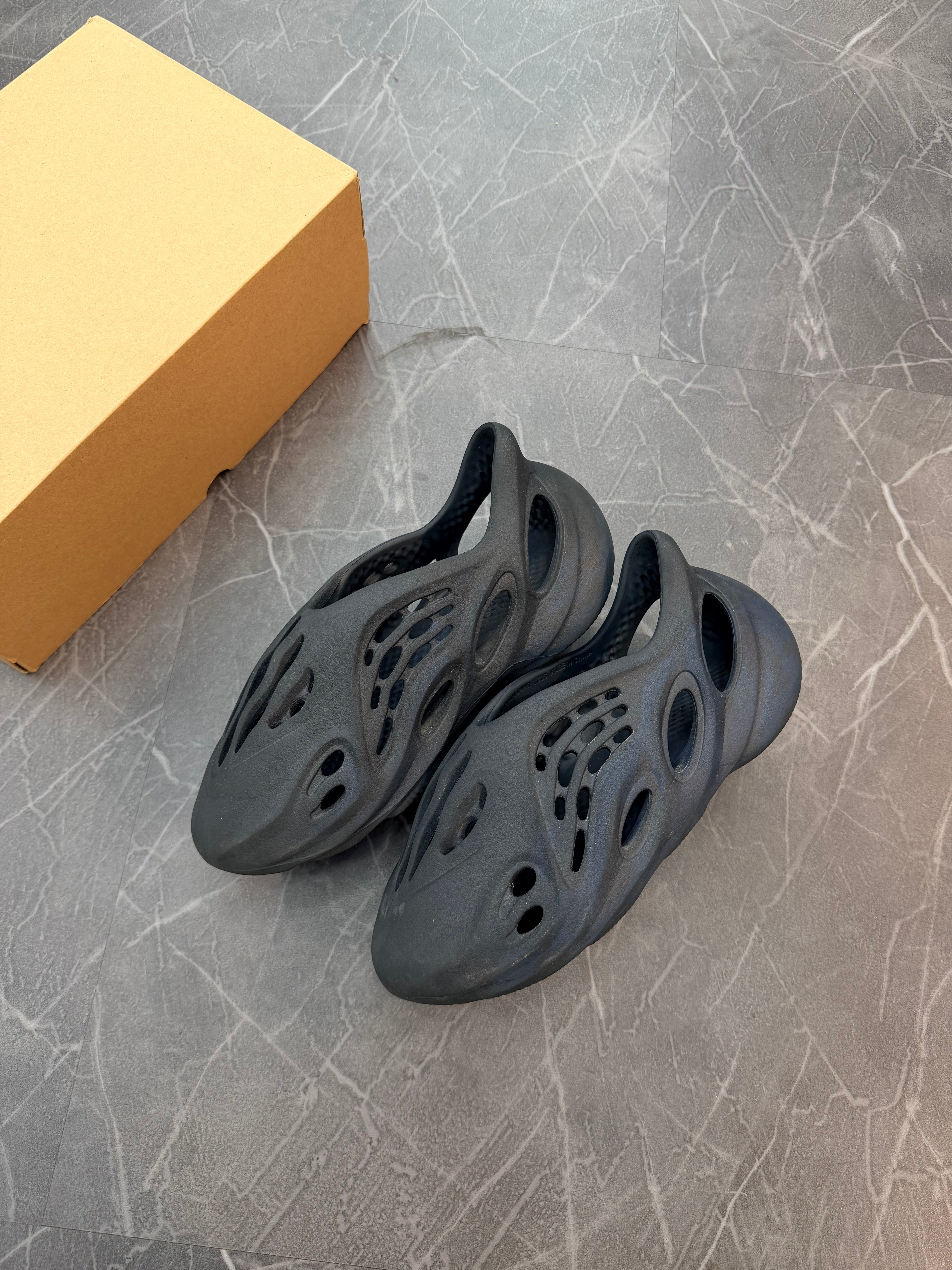 Yeezy Foam Runner “Mineral Blue”