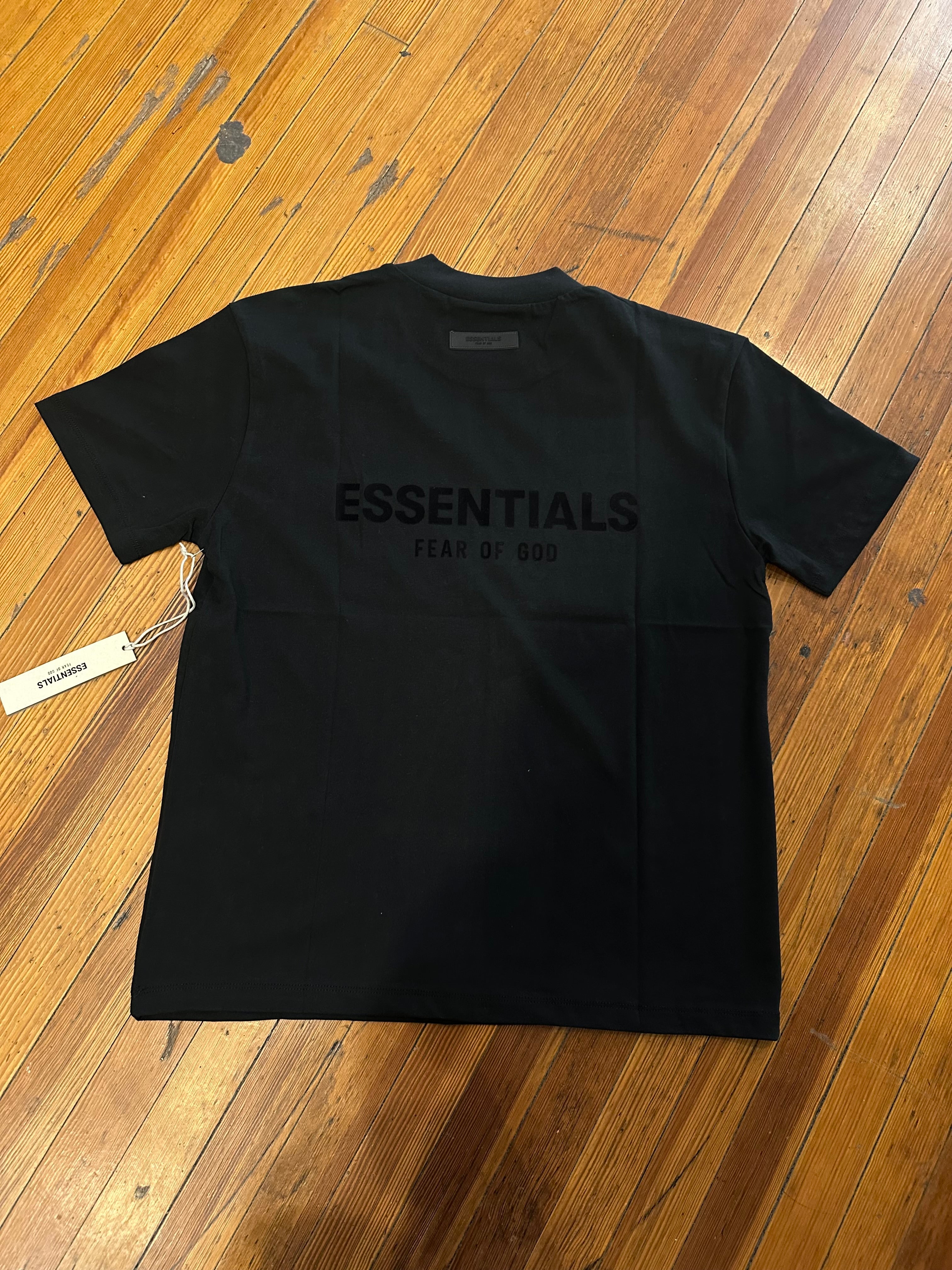 Essentials Tee “Black”