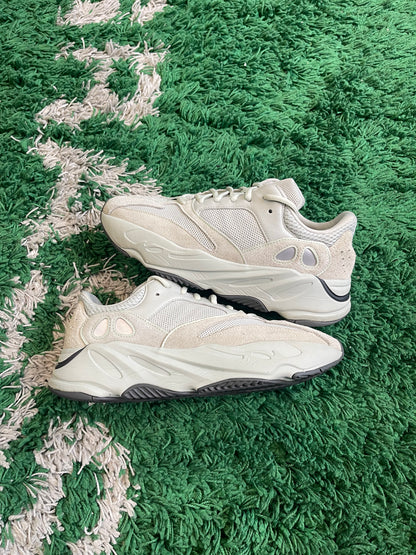 Yeezy 700 “Salt”