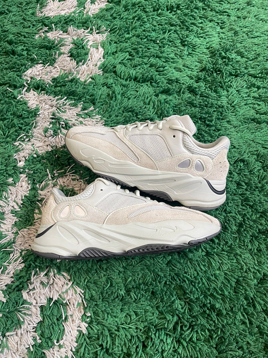 Yeezy 700 “Salt”