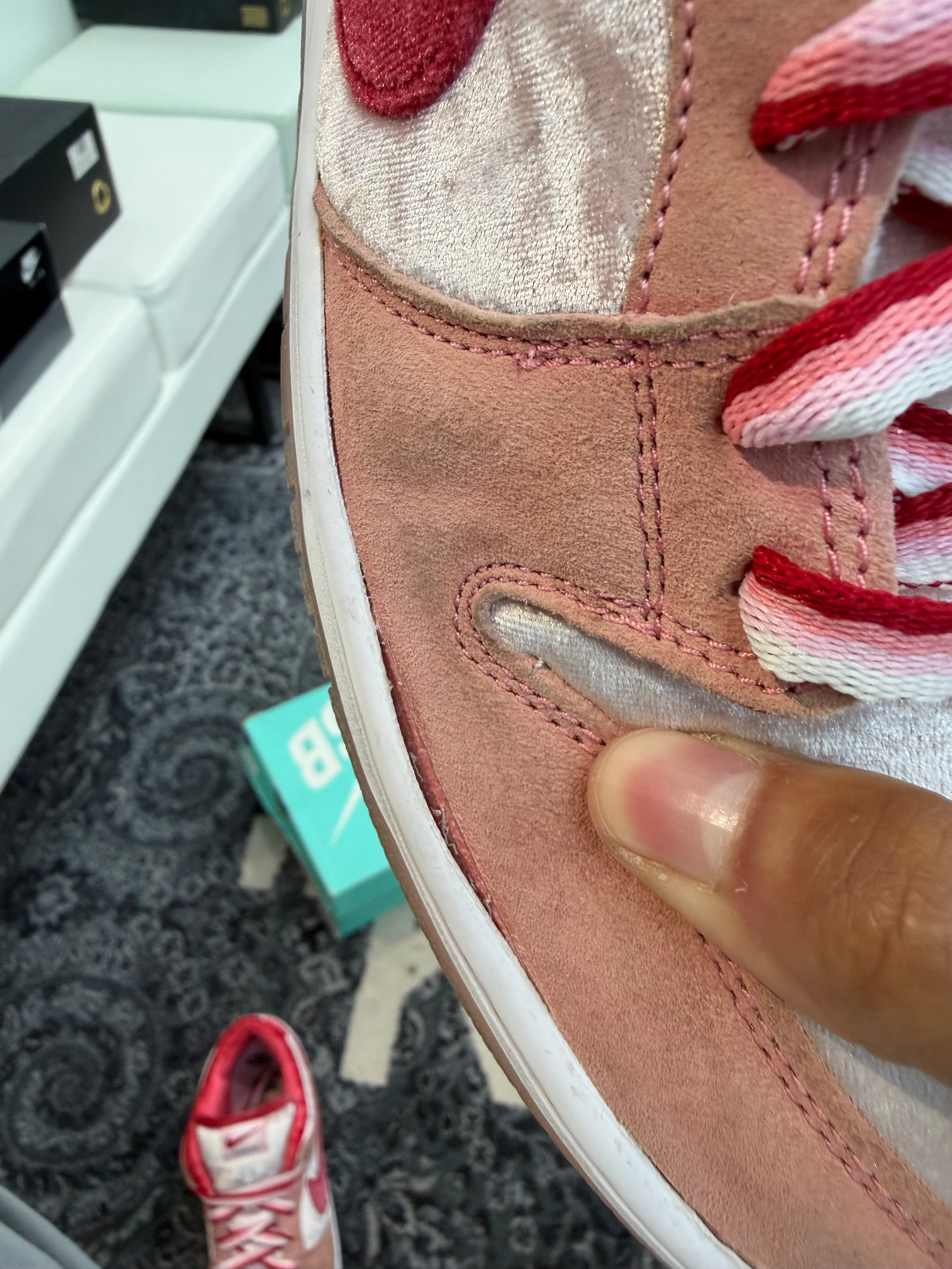 Nike SB Dunk Low “Strange Love”
