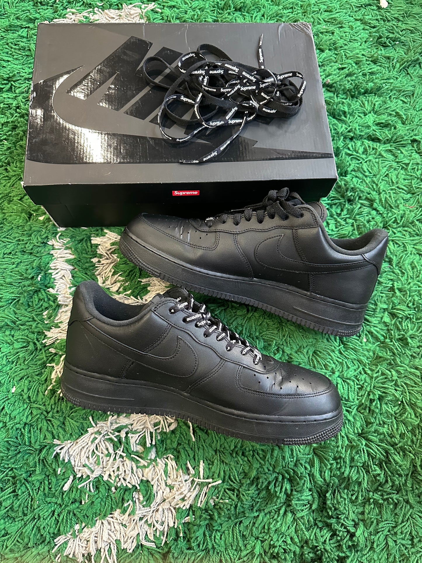 Nike Air Force 1 Low Supreme “Black”