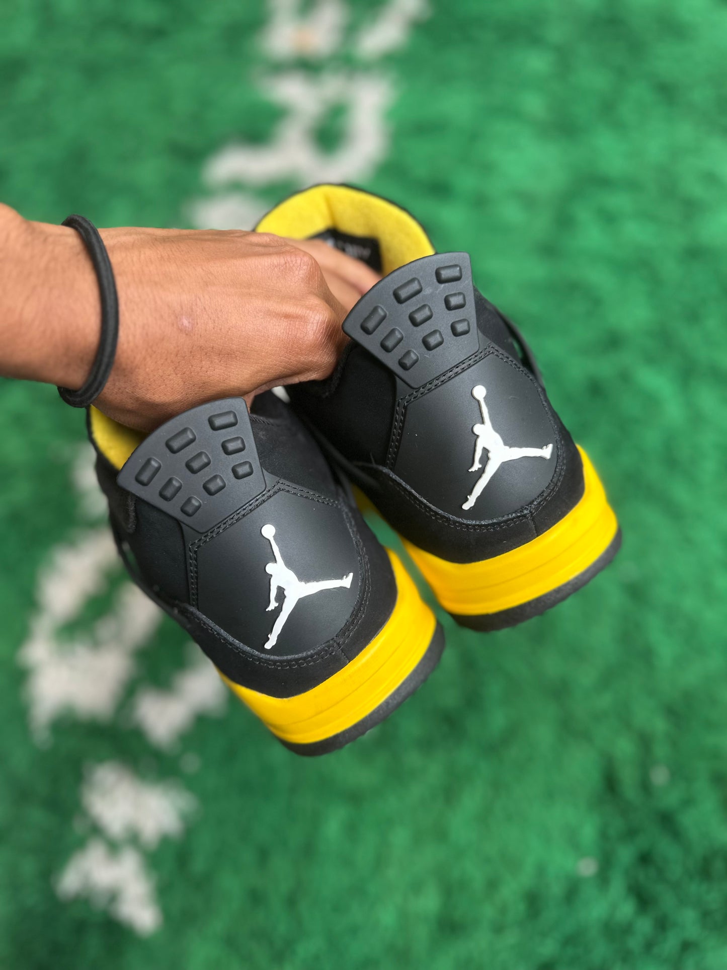 Jordan 4 “Thunder”