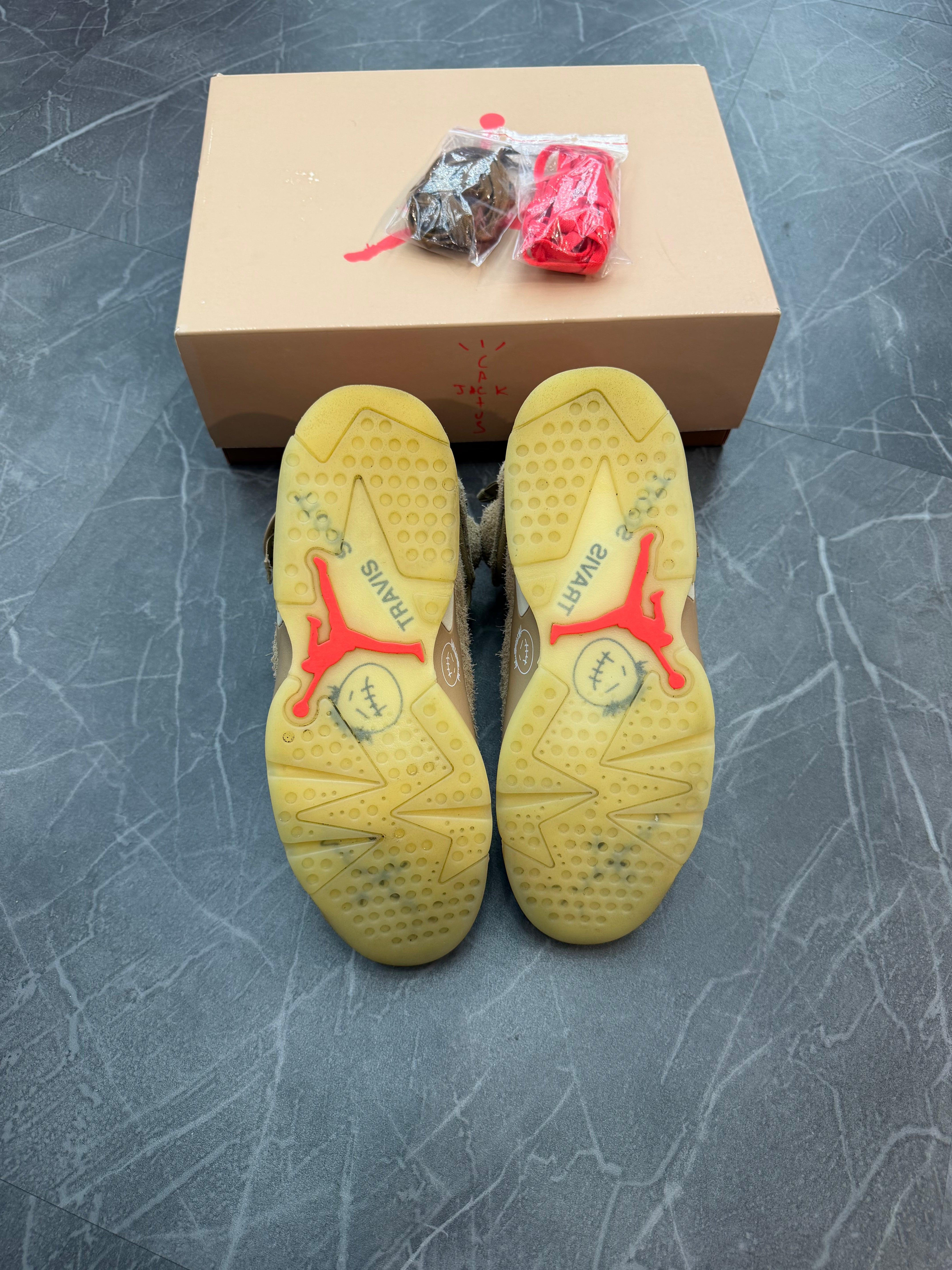 Jordan 6 x Travis Scott “British Khaki”