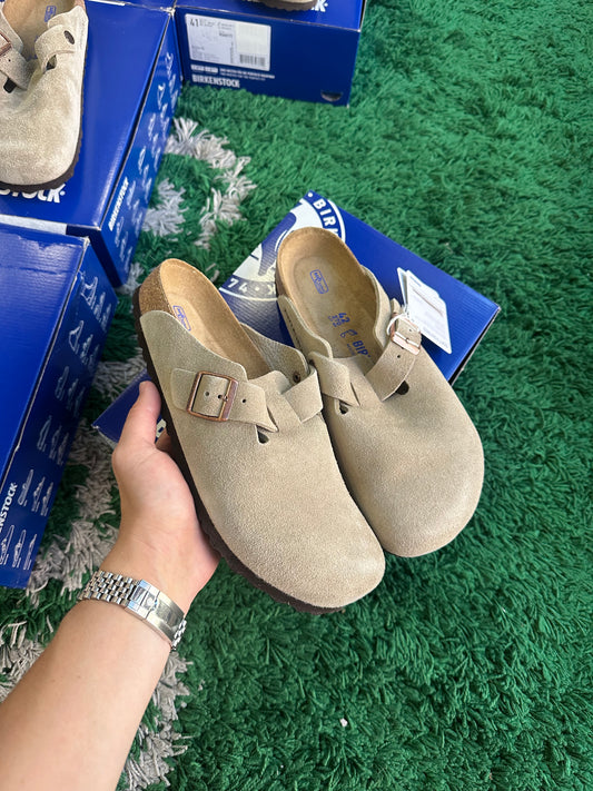 Birkenstock Clogs “Suede Taupe”