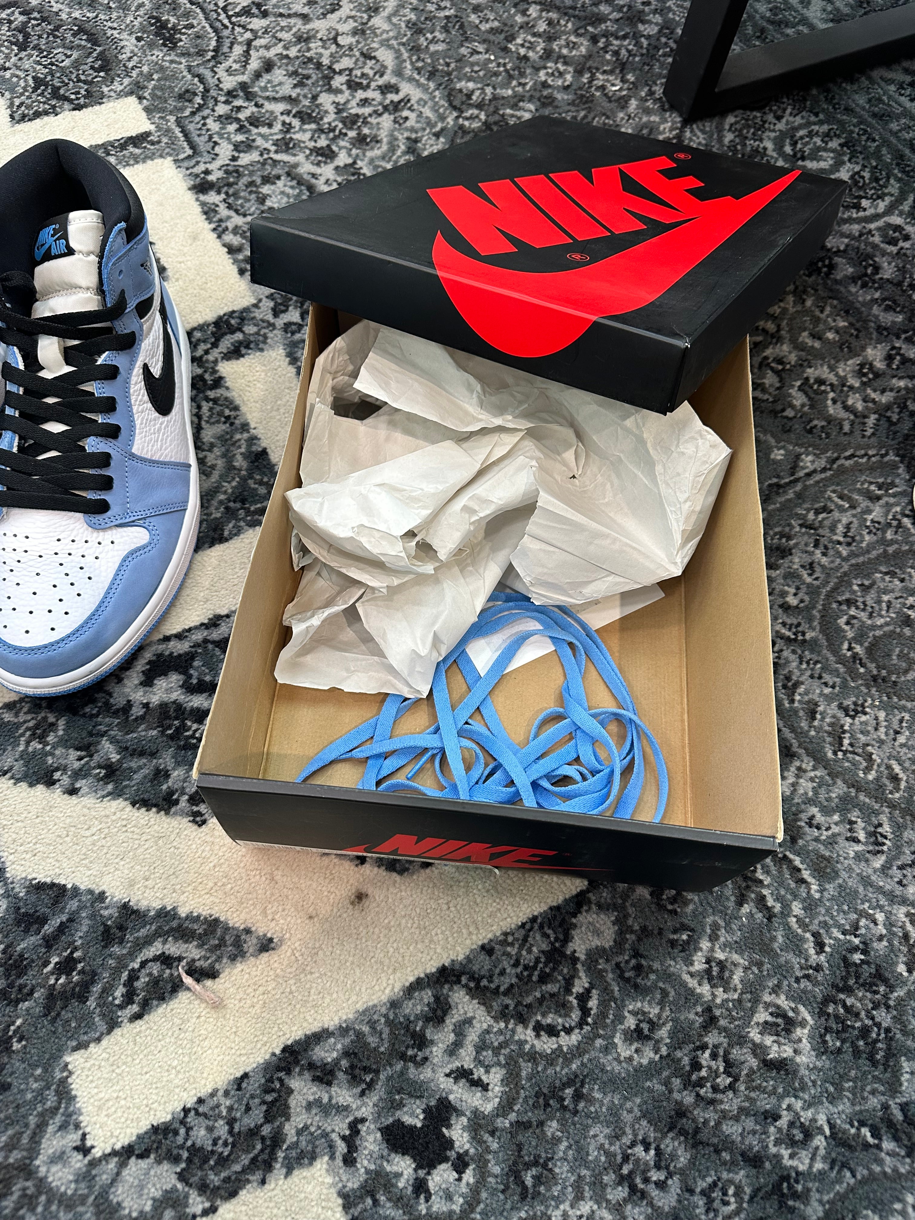 Jordan 1 High “University Blue”