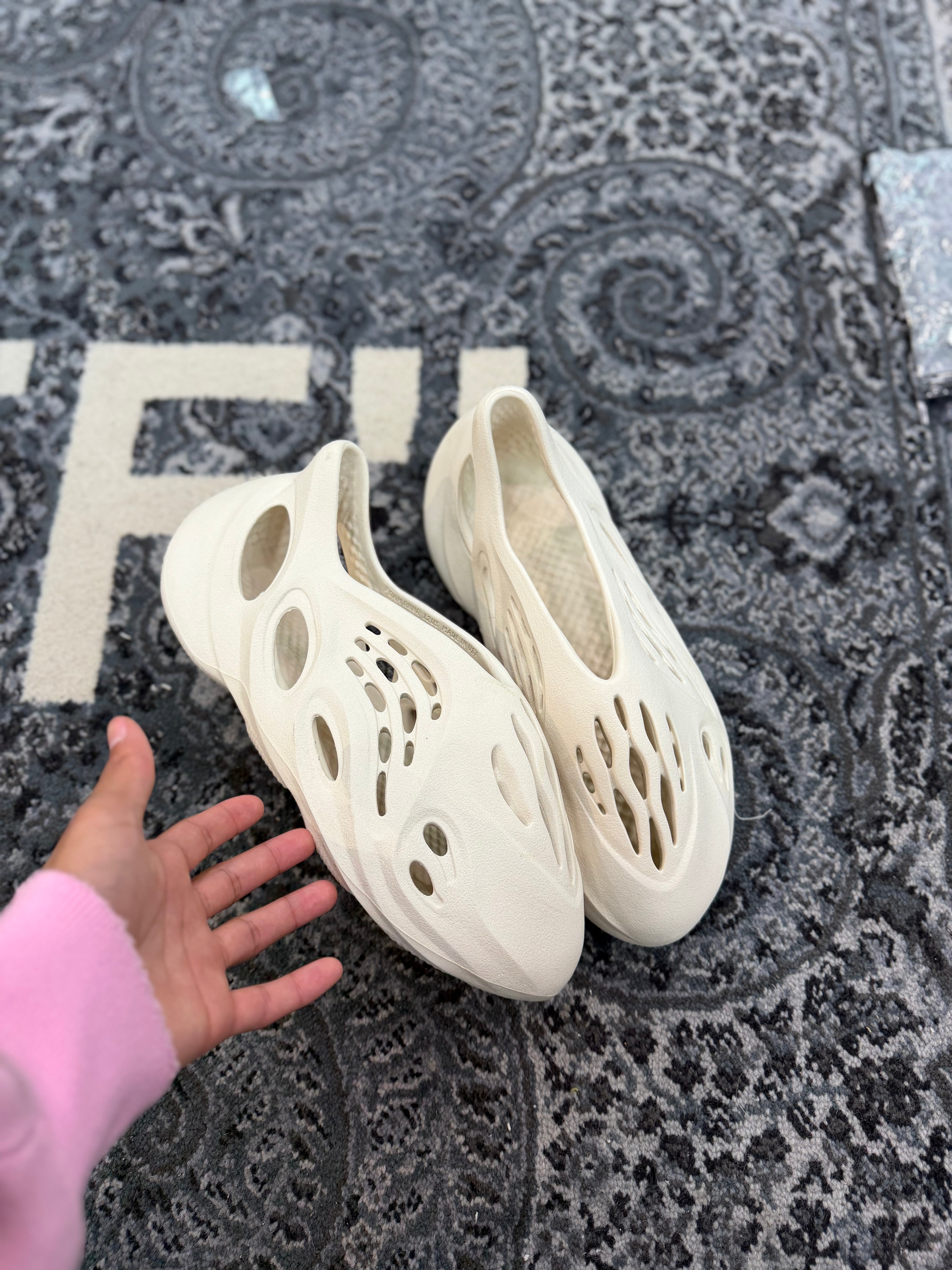 Yeezy Foam Runner “Sand”