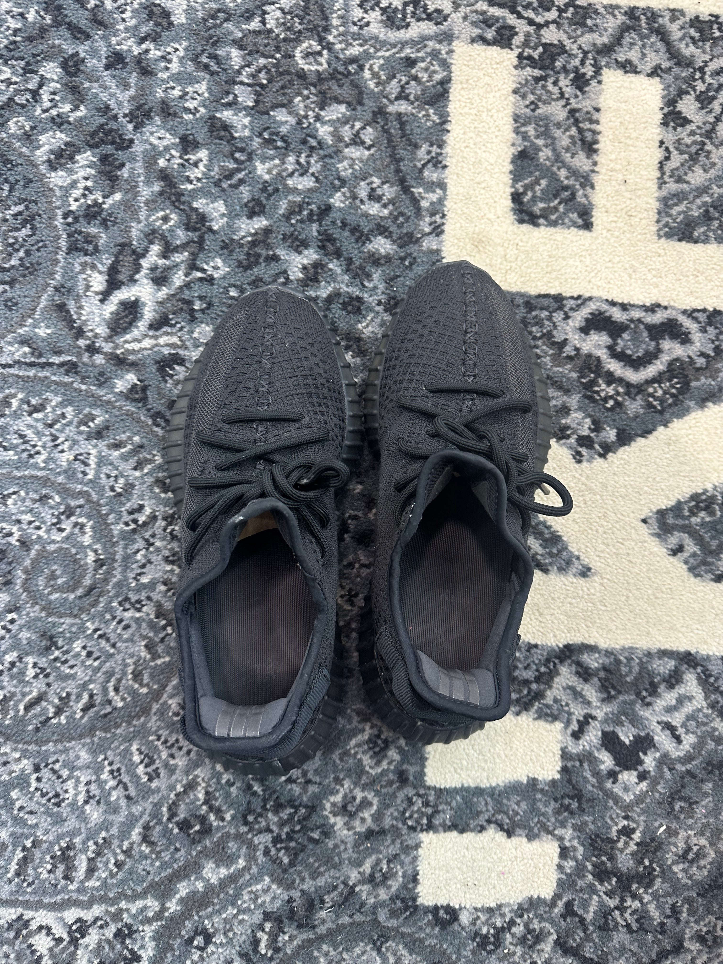 Yeezy 350 “Onyx”