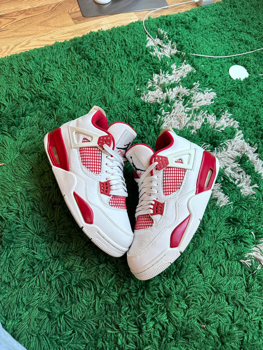 Jordan 4 “Alternate 89”