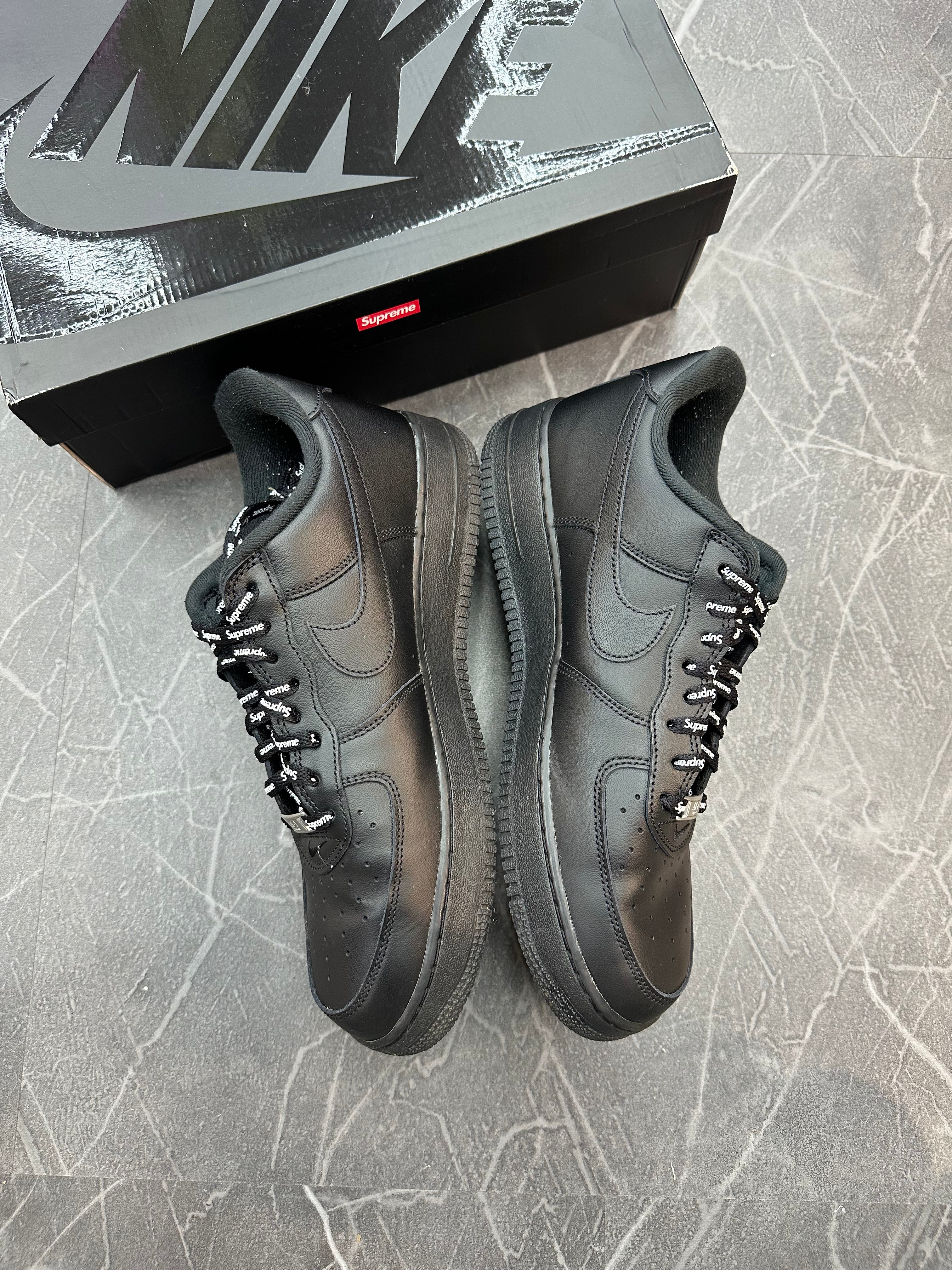 Air Force Supreme “Black”