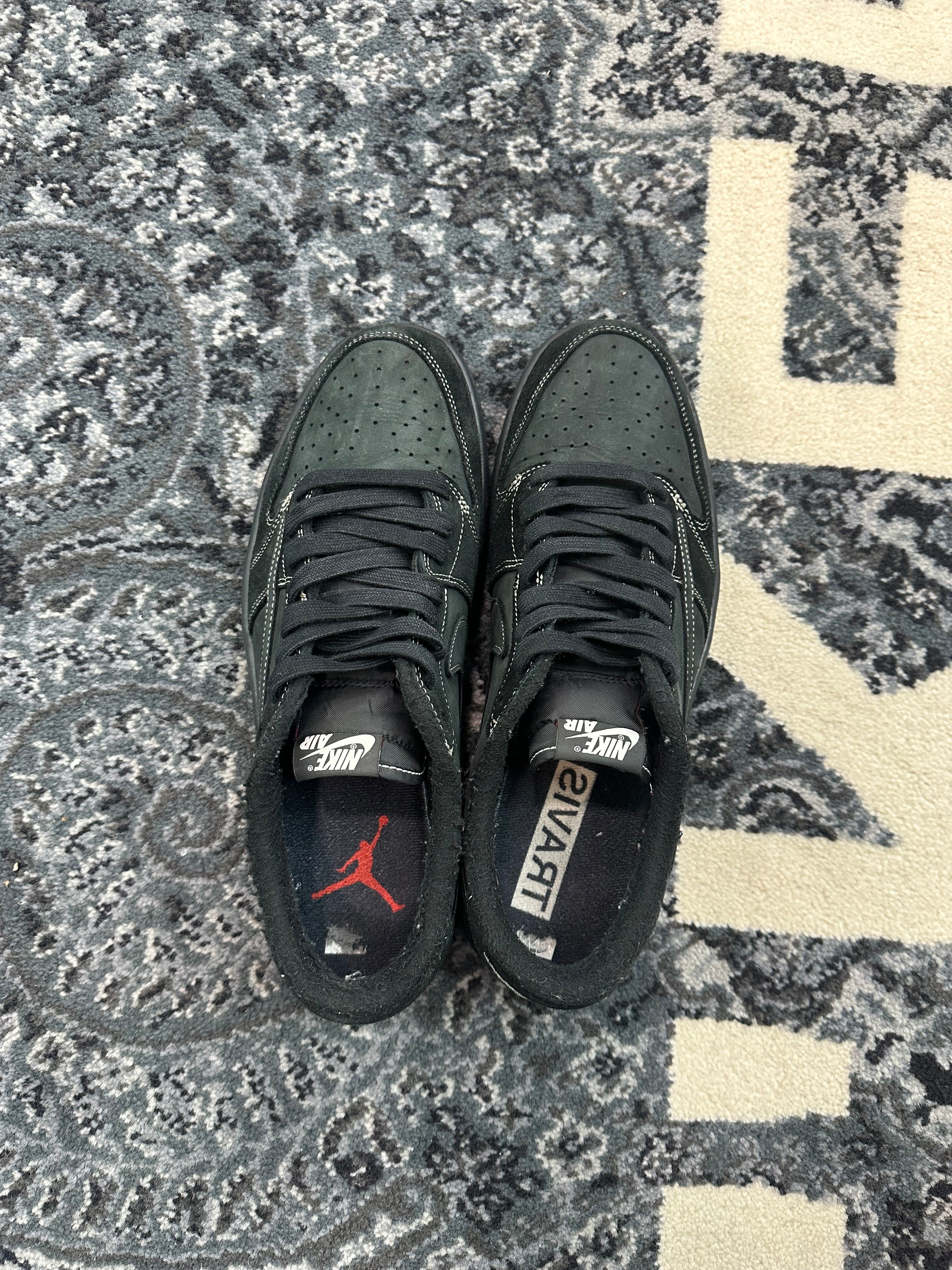 Jordan 1 Low Travis Scott “Phantom”