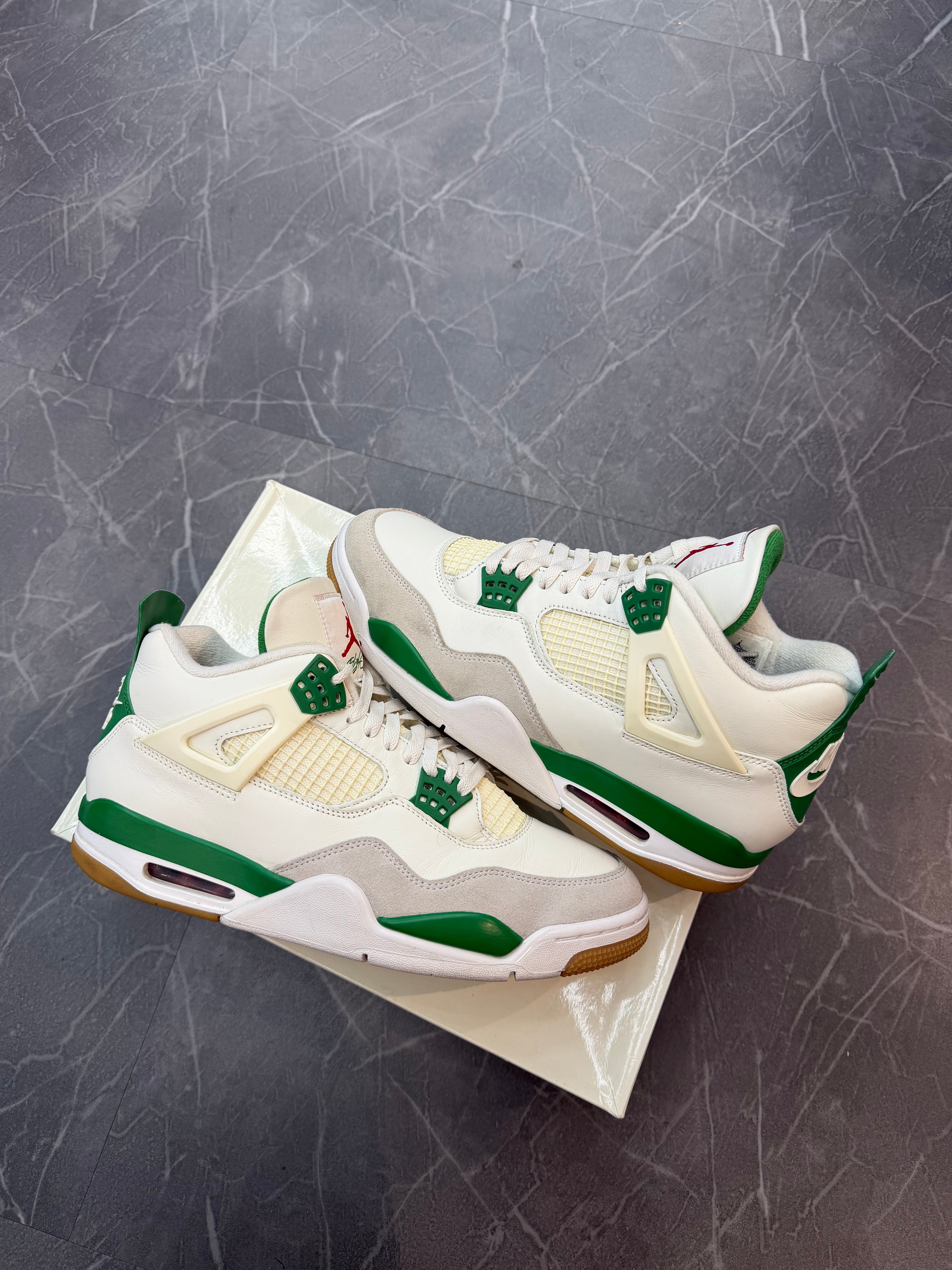 Jordan 4 SB Pine Green