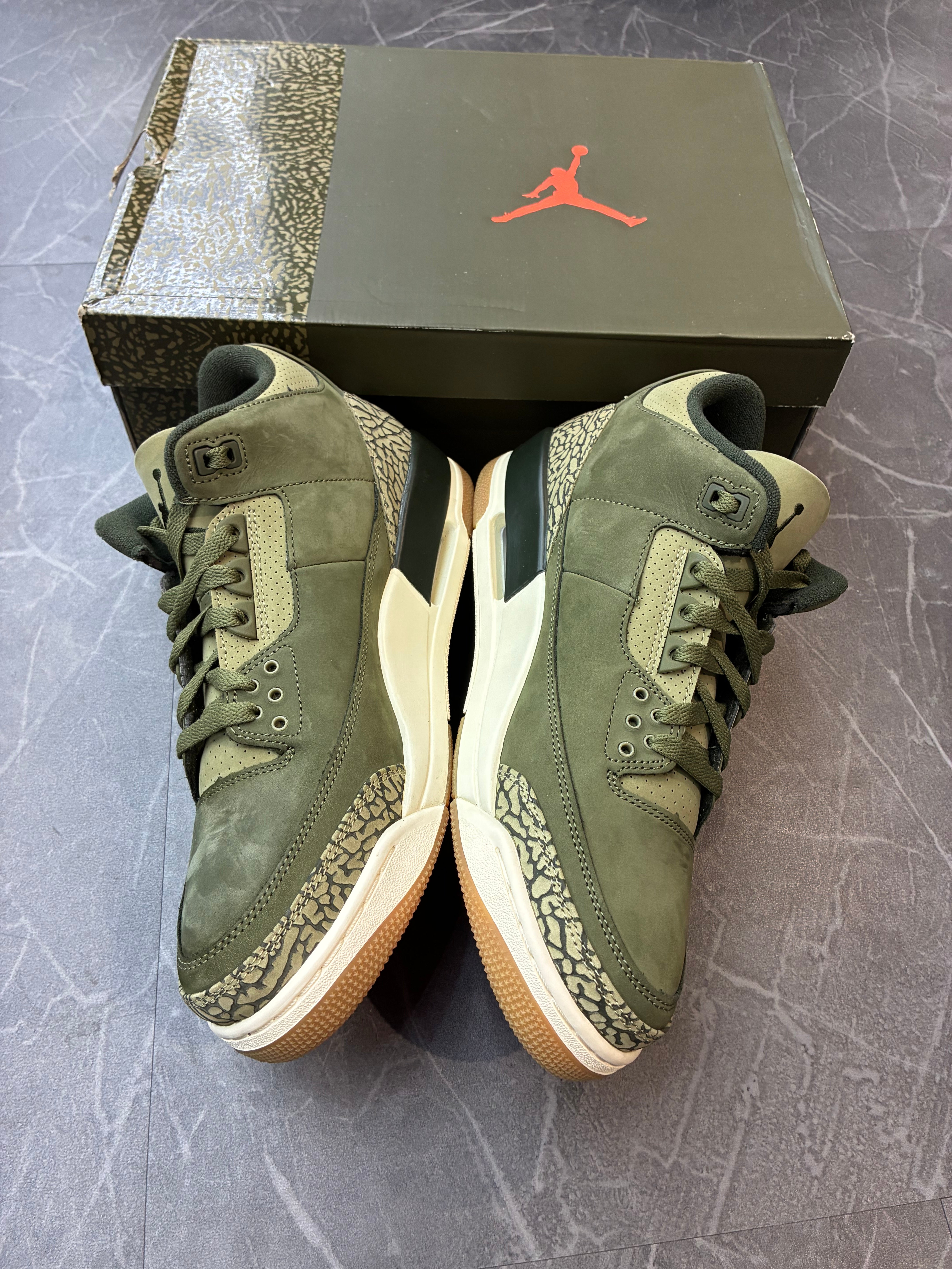 Jordan 3 “Family Affair”