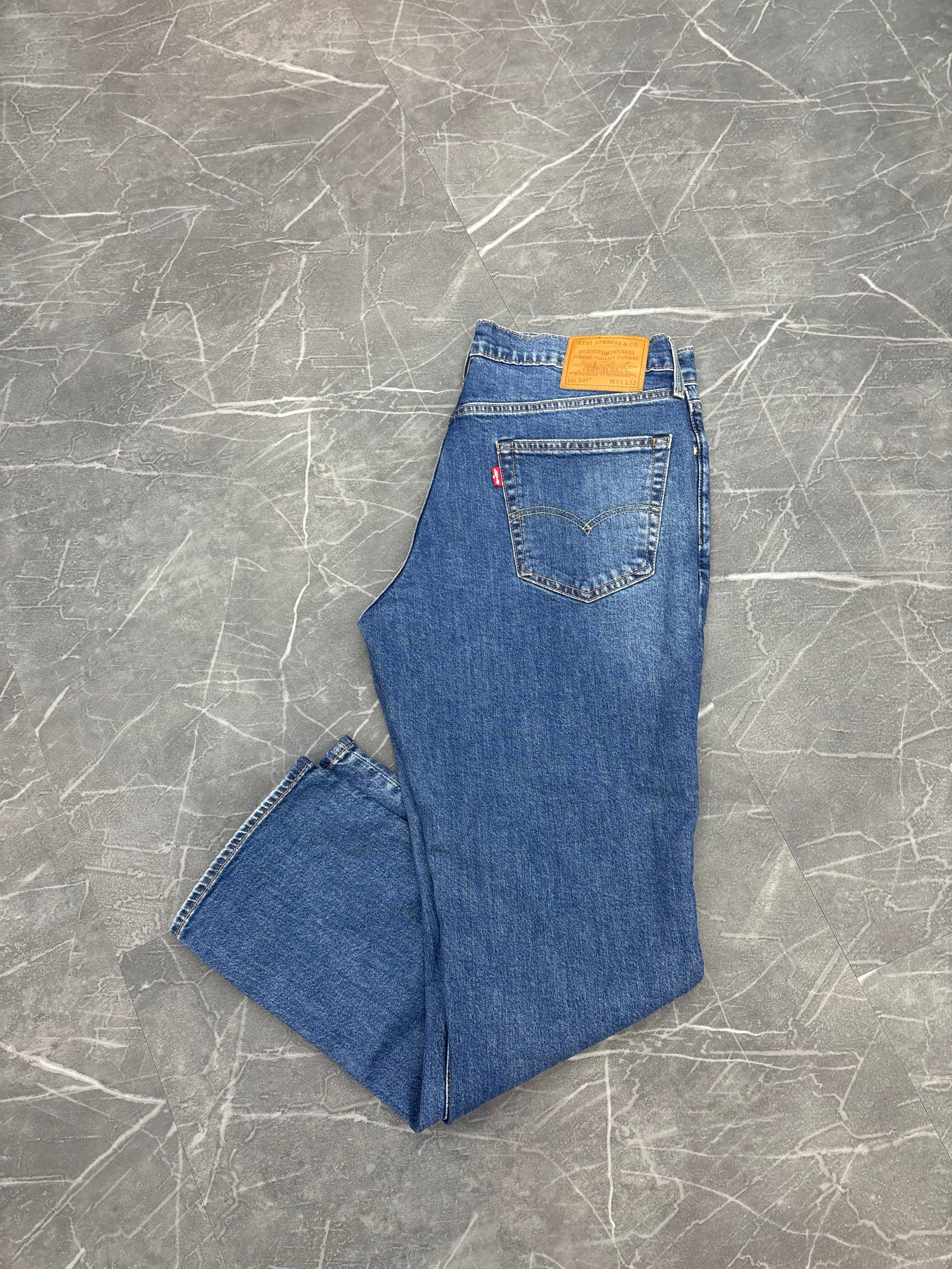Levi’s 541 Straight Leg Jeans (33x32)