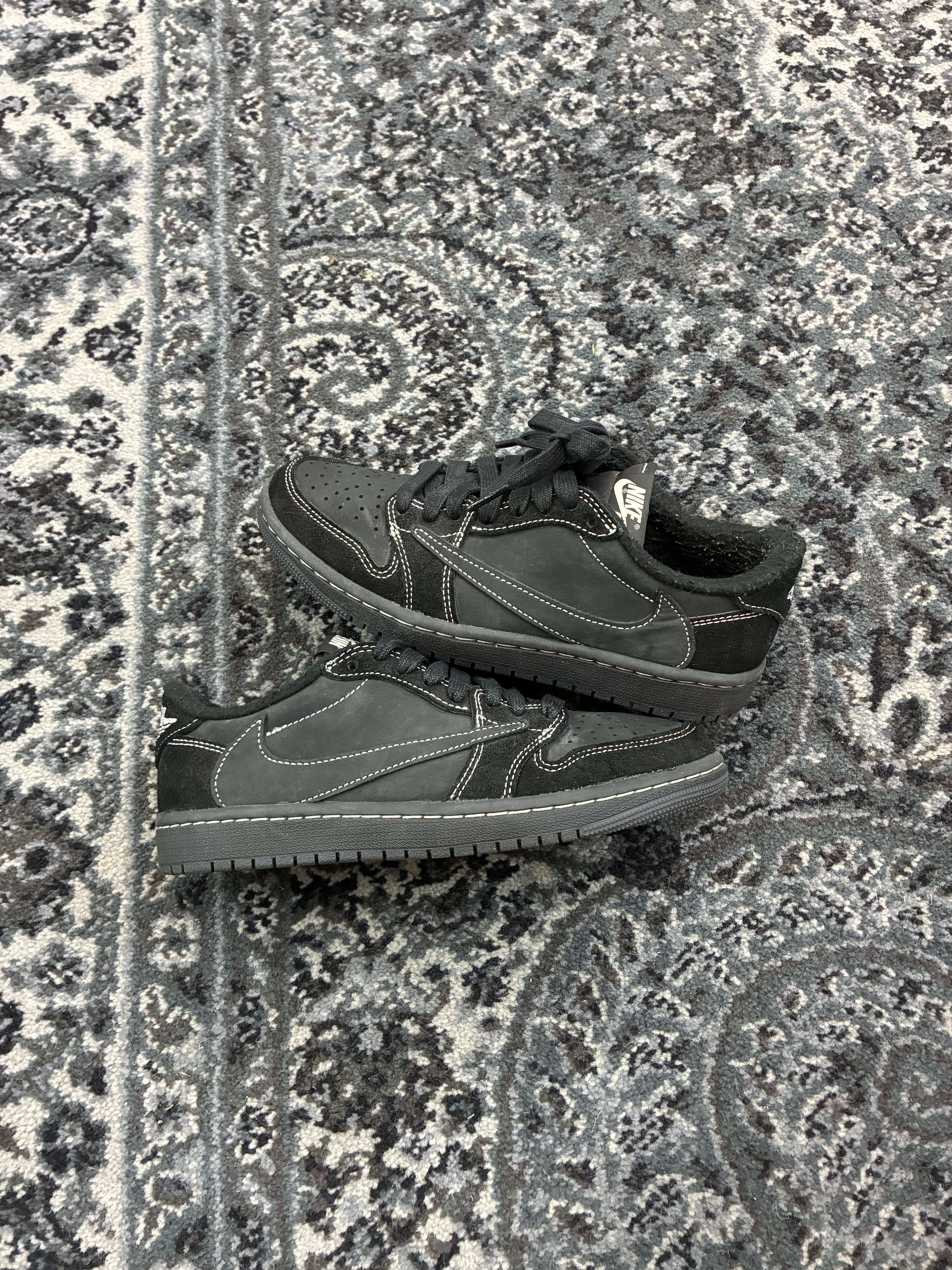 Jordan 1 Low Travis Scott “Phantom”
