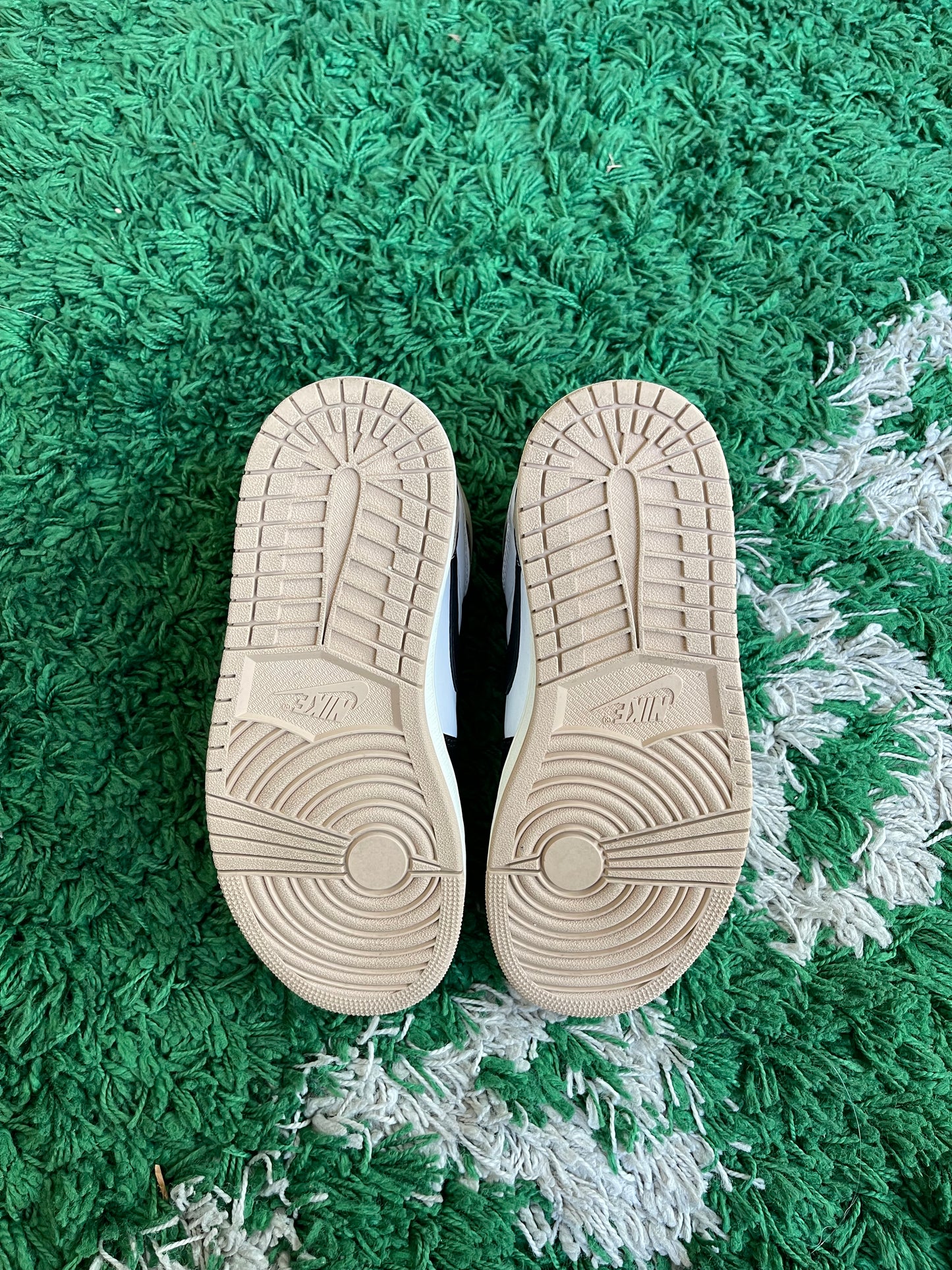 Jordan 1 High “Latte”