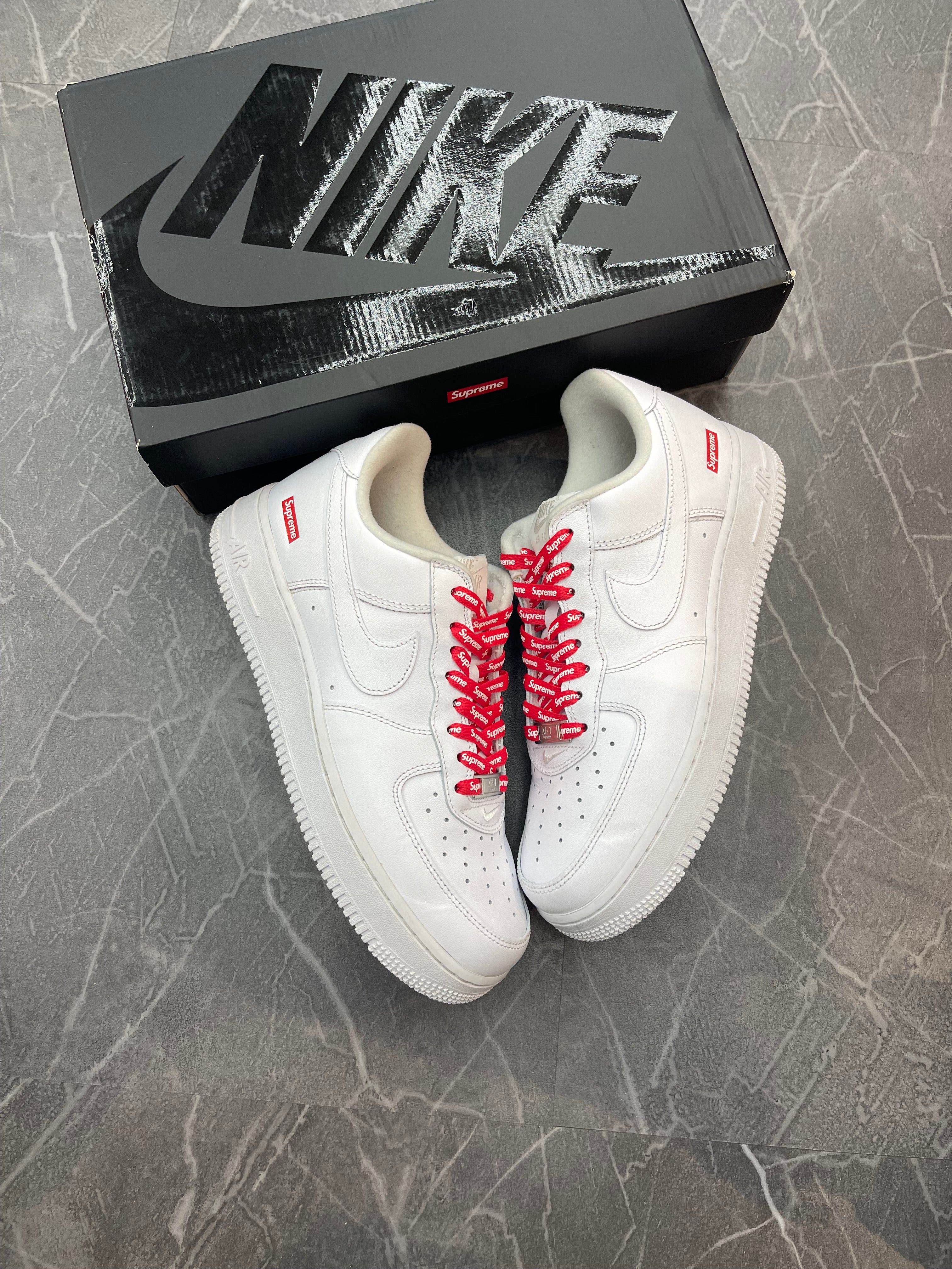 Air Force 1 Low Supreme “White”