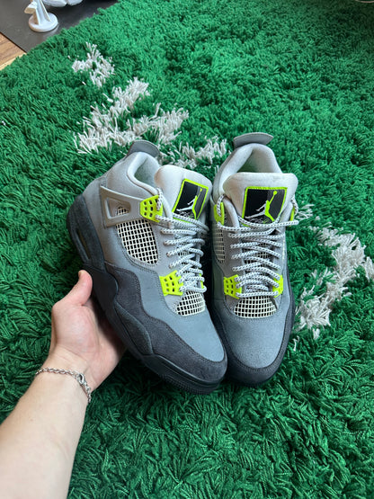 Jordan 4 SE 95 Neon