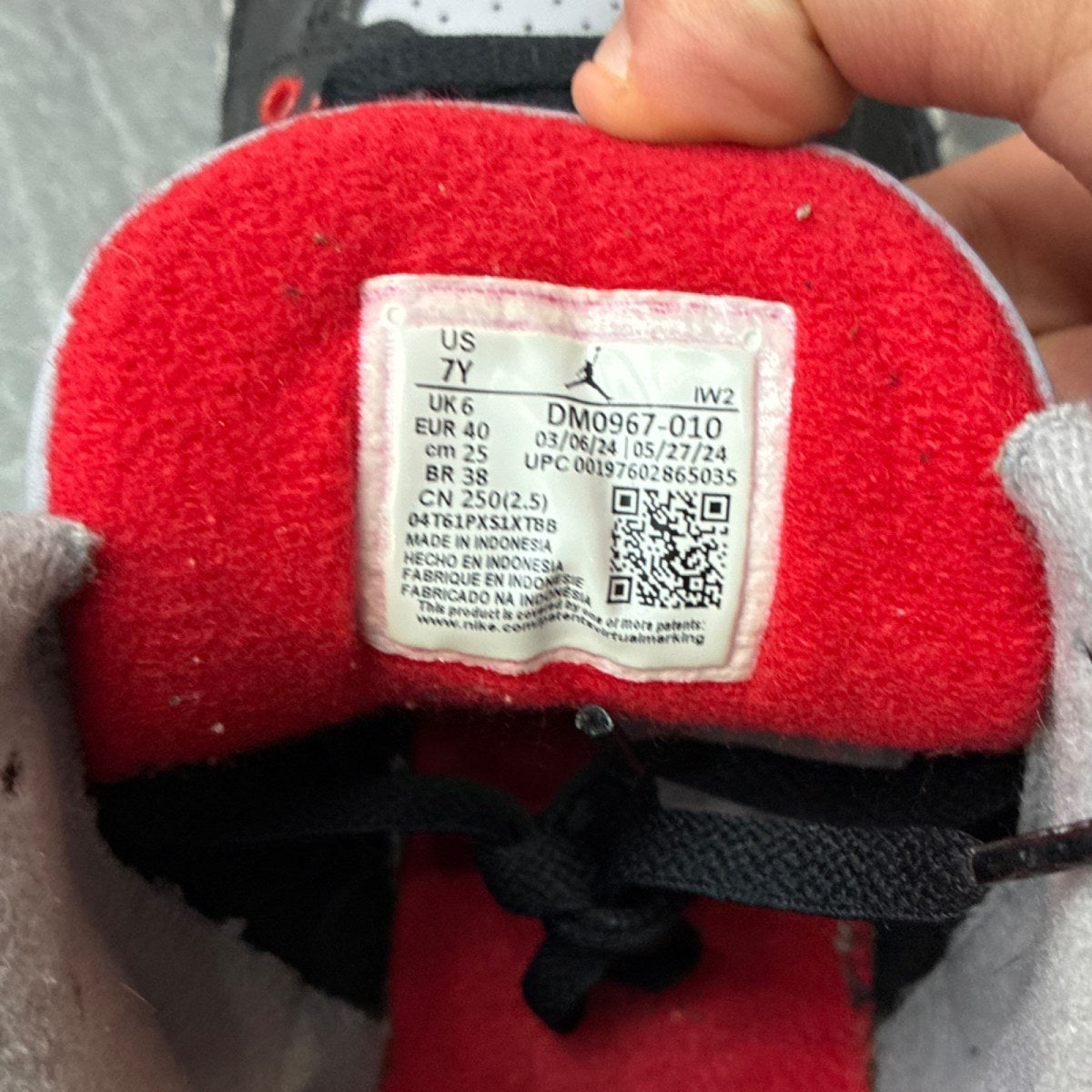 Jordan 3 Retro Black Cement (2024) (GS) - Image 6