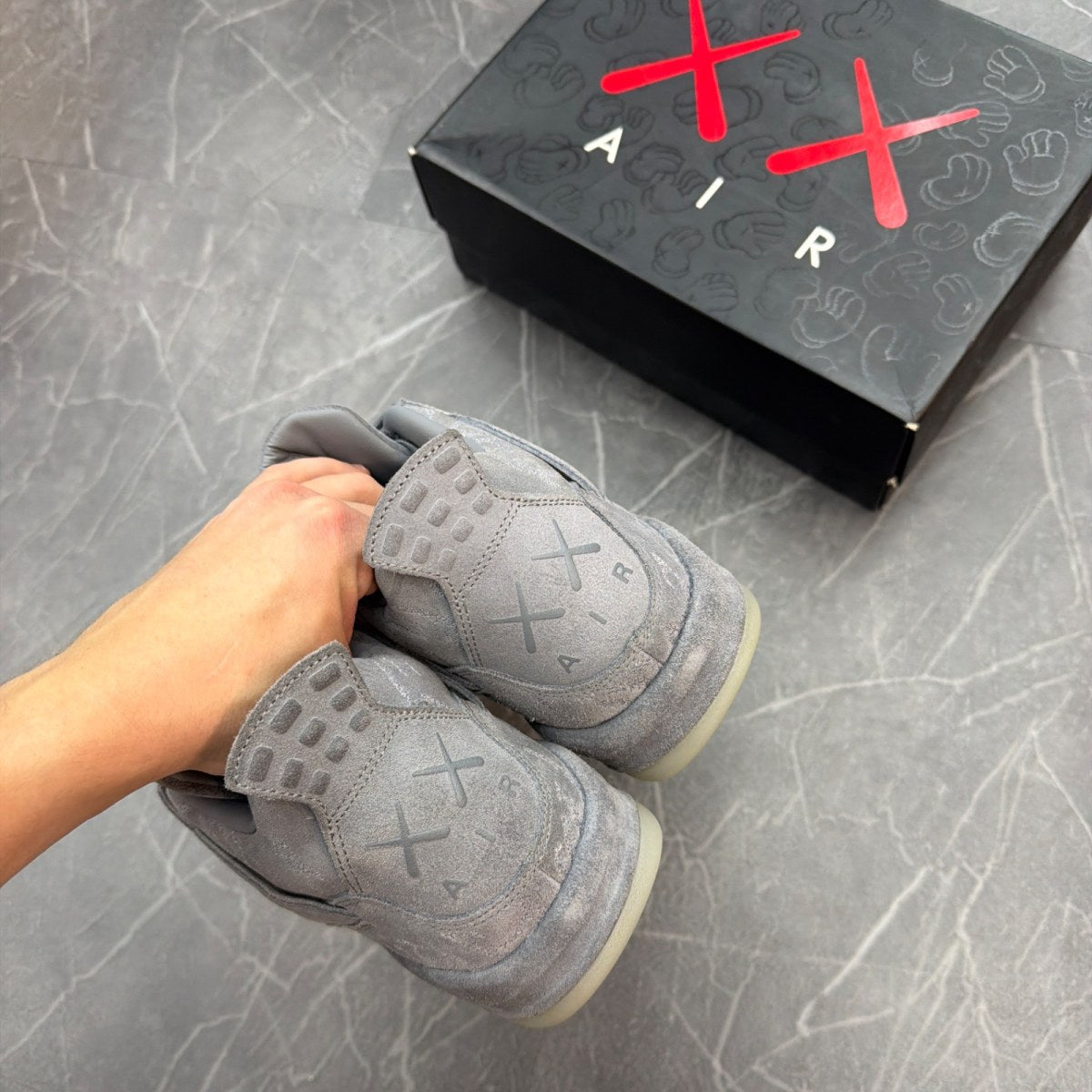 Jordan 4 Retro Kaws (Size 10.5) (Lightly Worn)